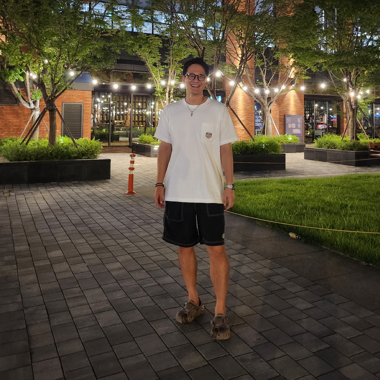 Kith x TAG Heuer Kith Badge Pocket T-Shirt White, Supreme Nylon Painter Short Black - 24SS 착용 스타일