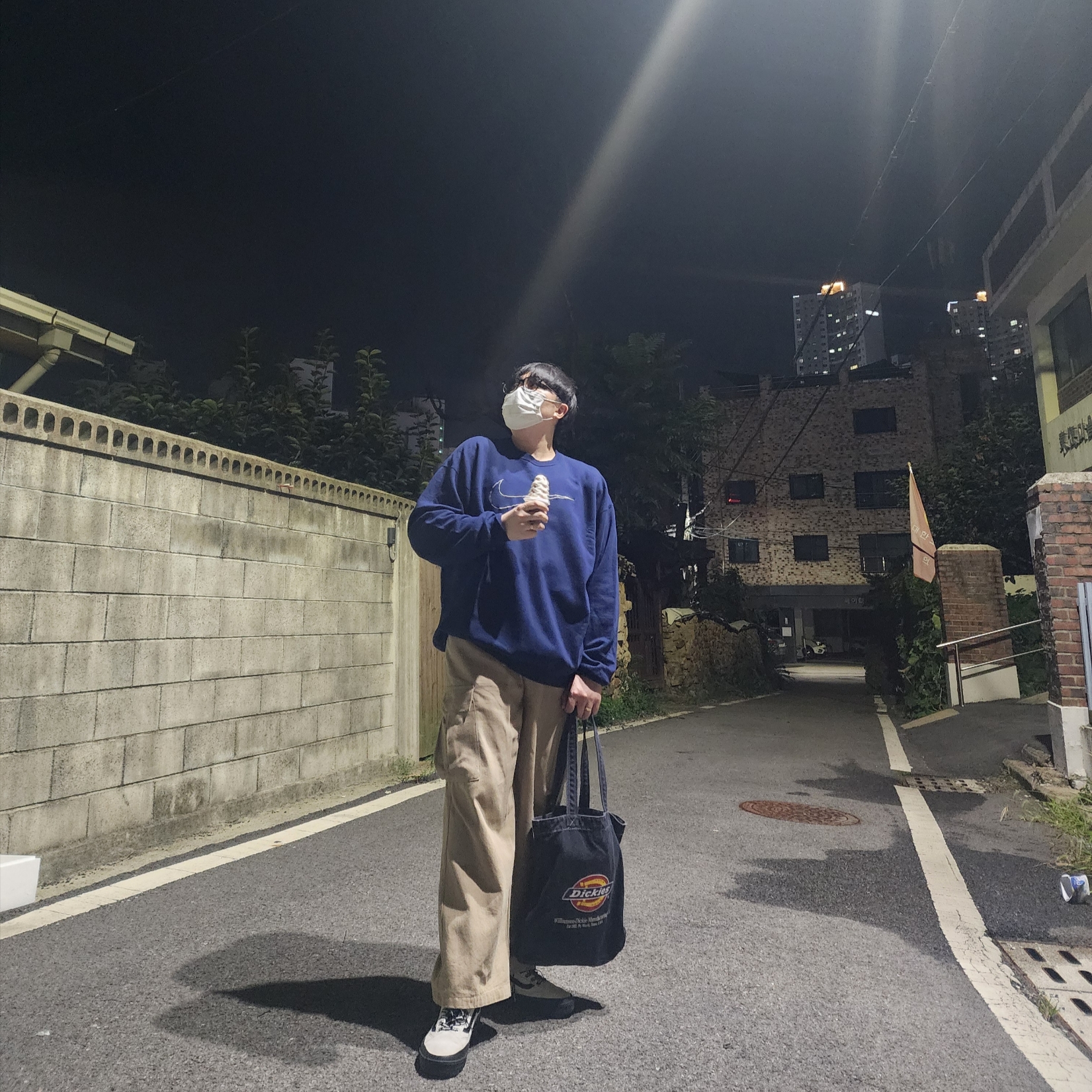 Vans Sentry Old Skool WC Marshmallow Black, Carhartt WIP Clip Belt Chrome Black 착용 스타일 - 3