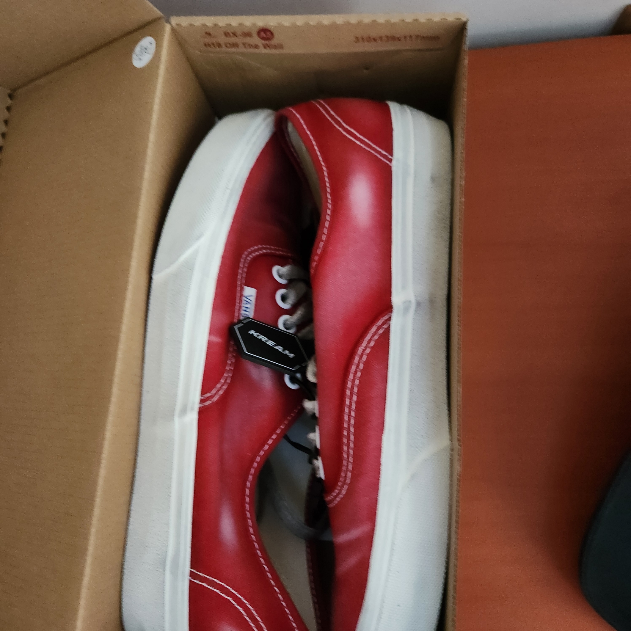 Vans Authentic Wave Washed Red 착용 스타일