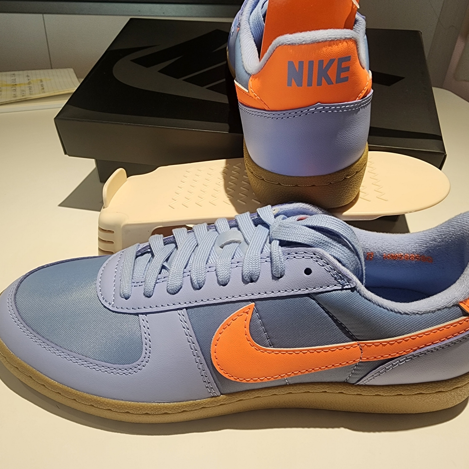 Nike Field General 82 SP Aluminum and Total Orange 착용 스타일 - 1