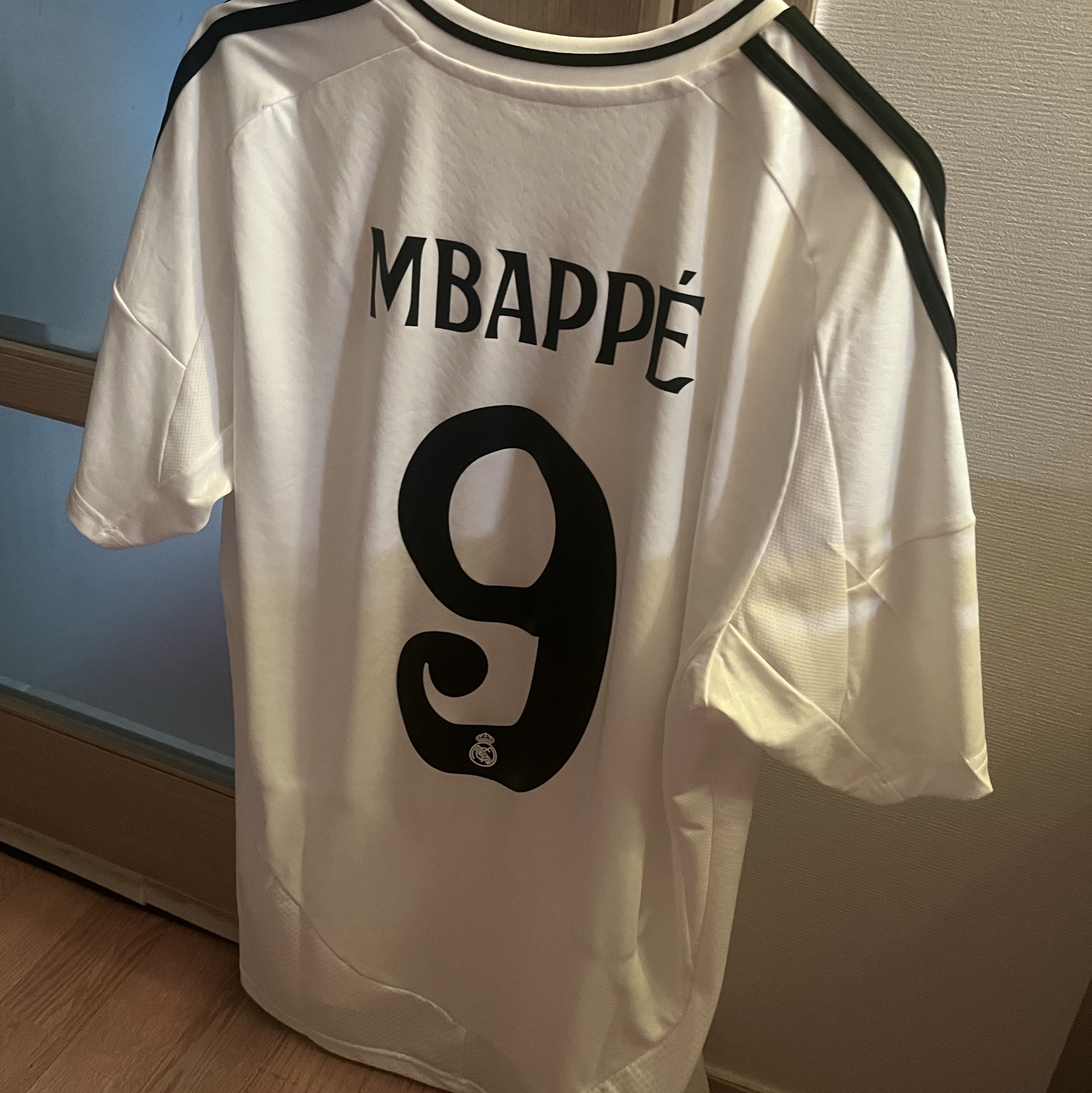 Adidas Real Madrid 2024/25 Home Jersey White - KR Sizing (Non Marking Ver.), [KREAM 단독] Scudo Shell Black Pearl Beads Bracelet 착용 스타일 - 2