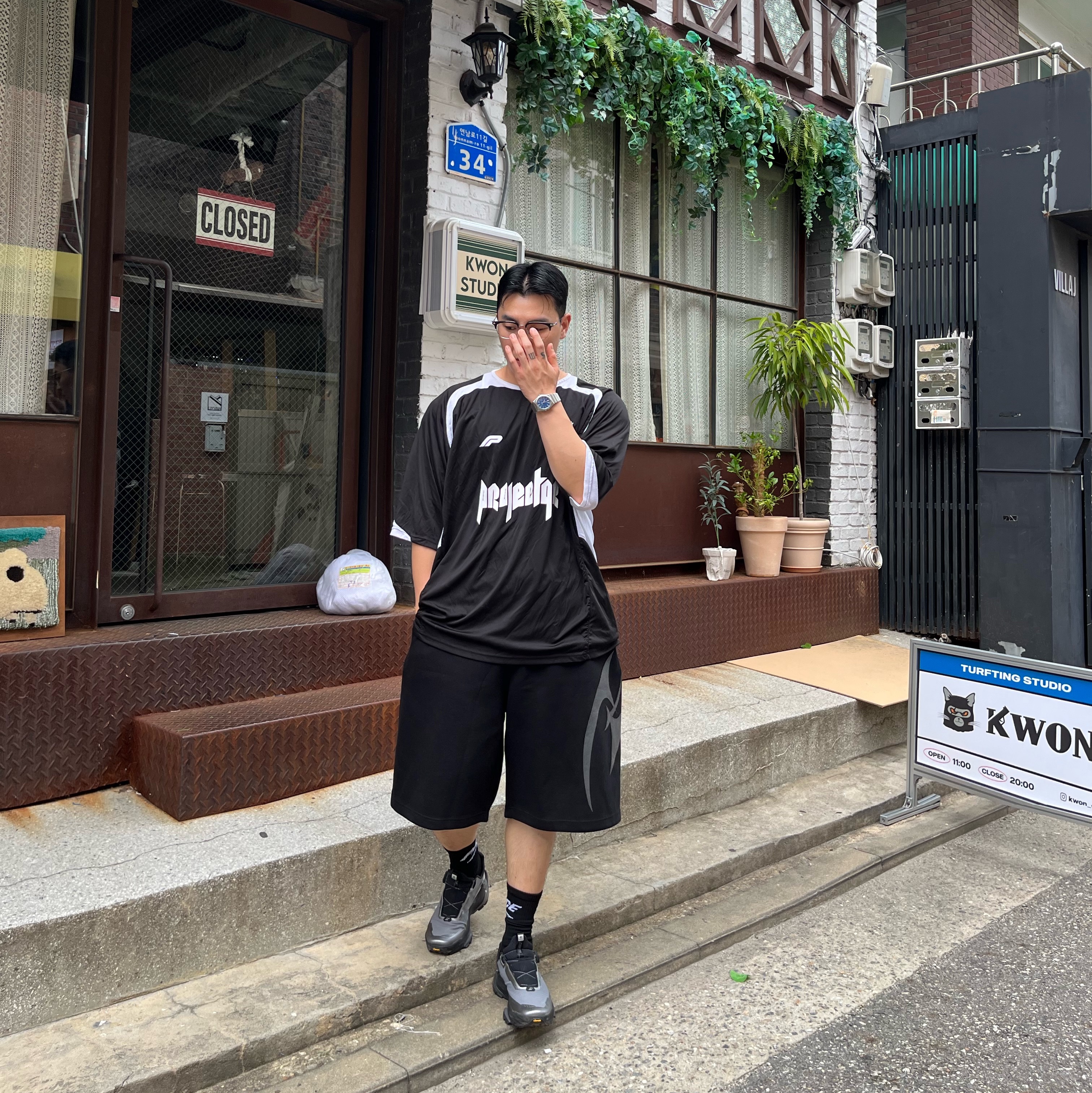 Project G/R Oversized Football Jersey Black, Palace x Umbro Socks Black - 24SS 착용 스타일 - 2