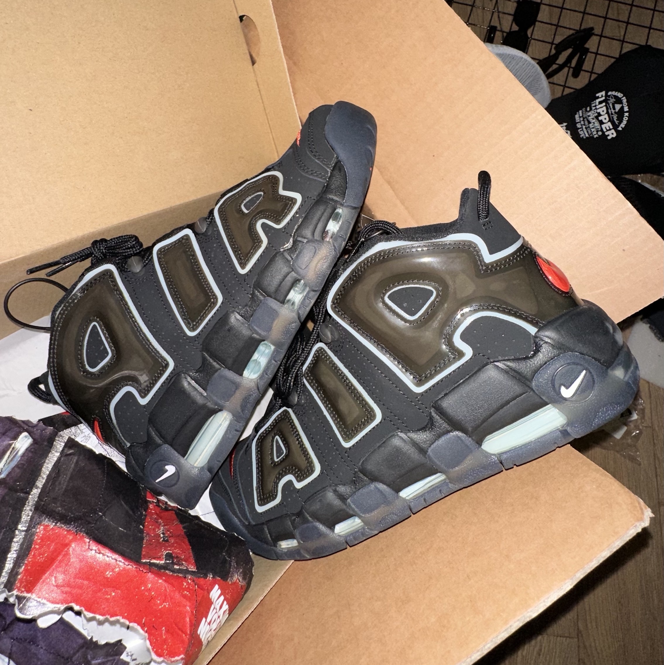 Nike Air More Uptempo 96 Maximum Volume 착용 스타일