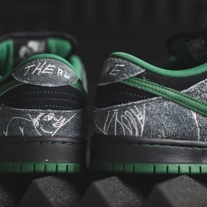 Nike x There SB Dunk Low Pro Anthracite and Gorge Green 착용 스타일