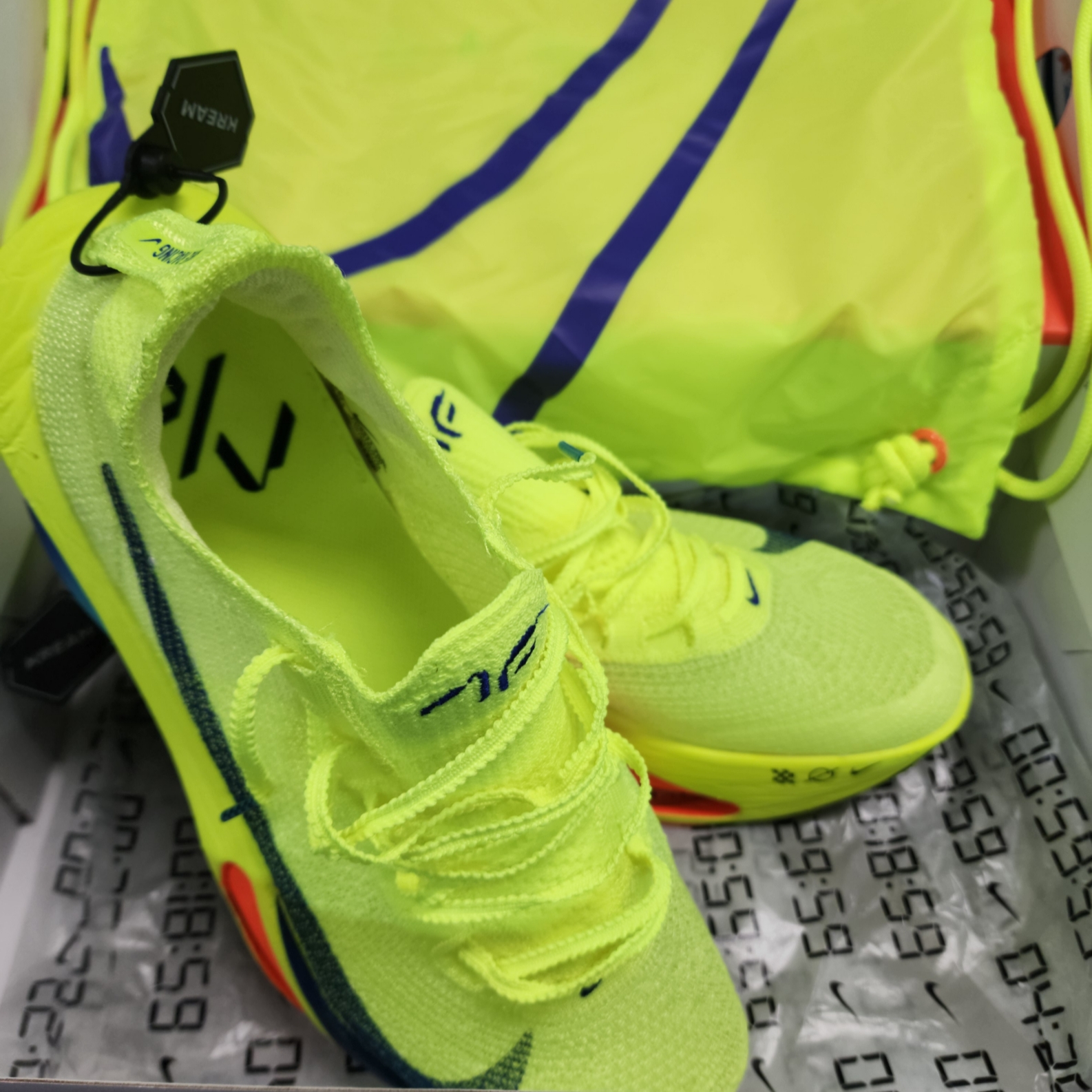 Nike Air Zoom Alphafly Next% 3 Volt 착용 스타일 - 1