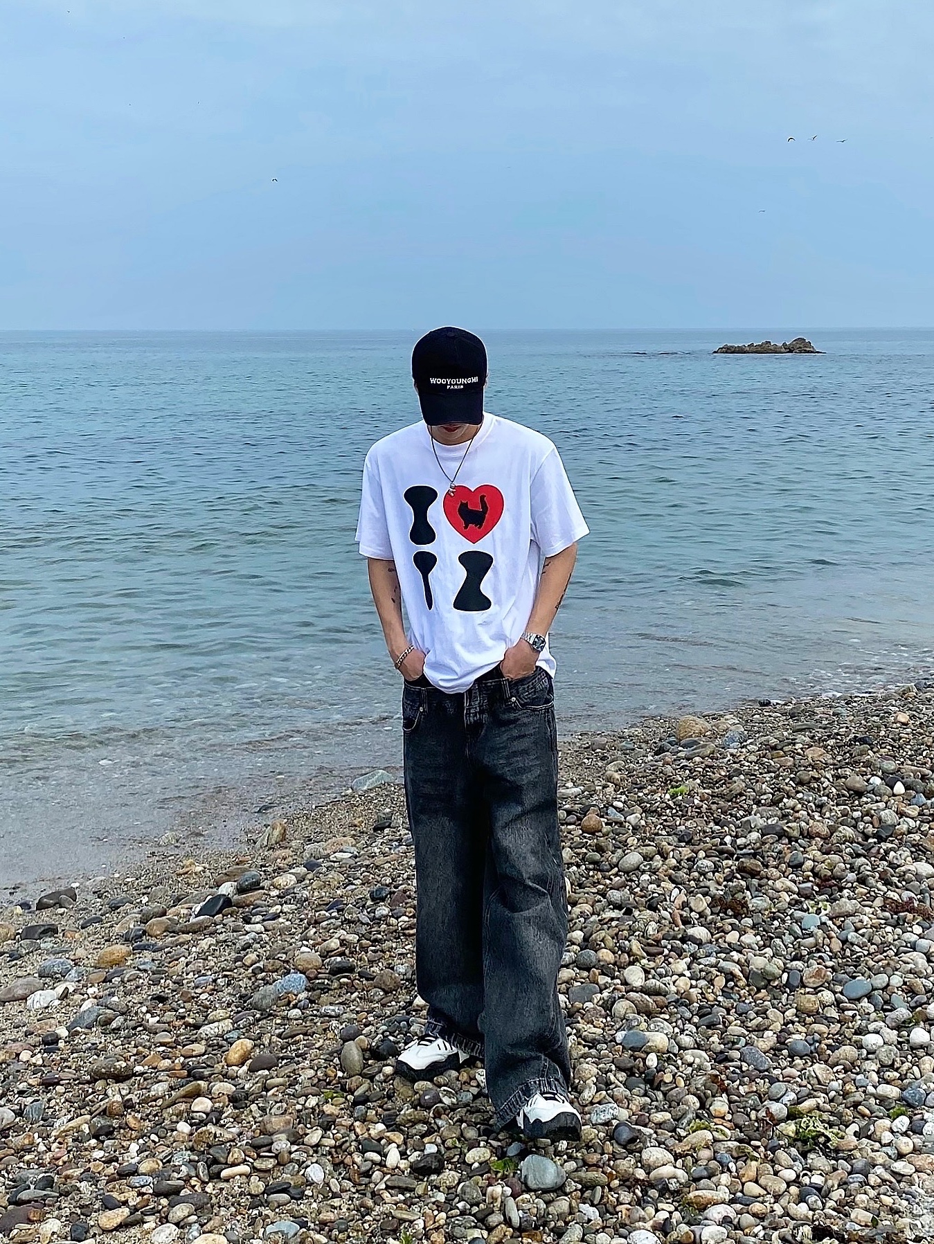 Wooyoungmi Embroidered Ball Cap Black, Wooyoungmi White Embroidered Logo Ball Cap Black 착용 스타일