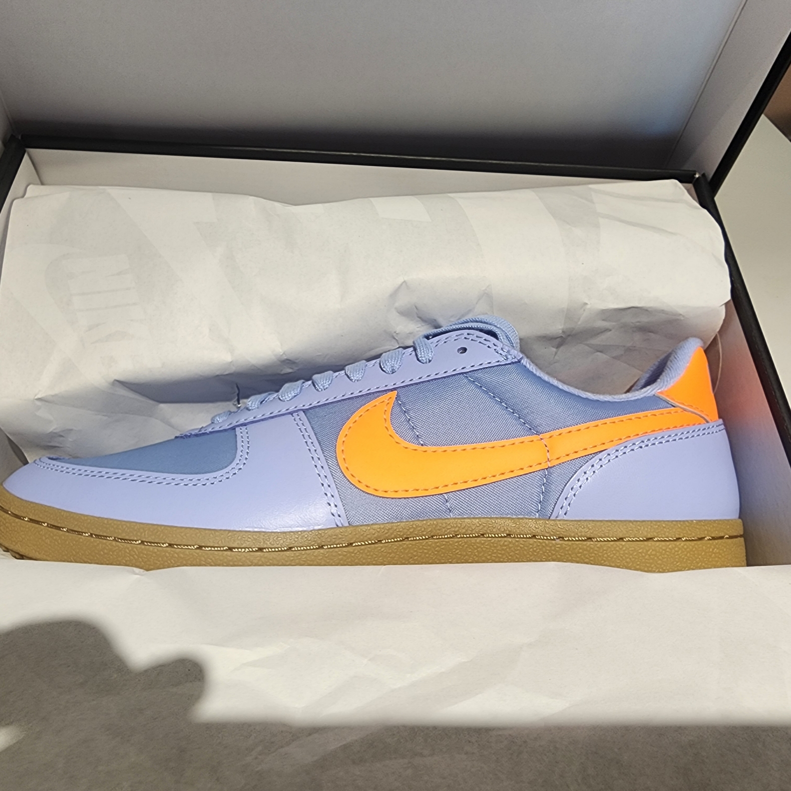 Nike Field General 82 SP Aluminum and Total Orange 착용 스타일 - 1
