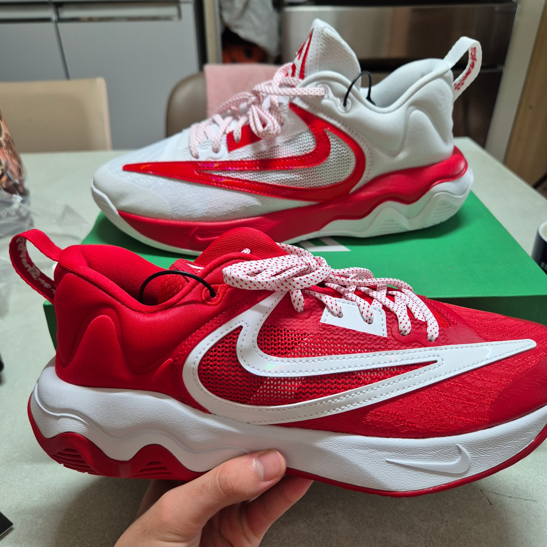 Nike Giannis Immortality 3 ASW EP University Red White 착용 스타일