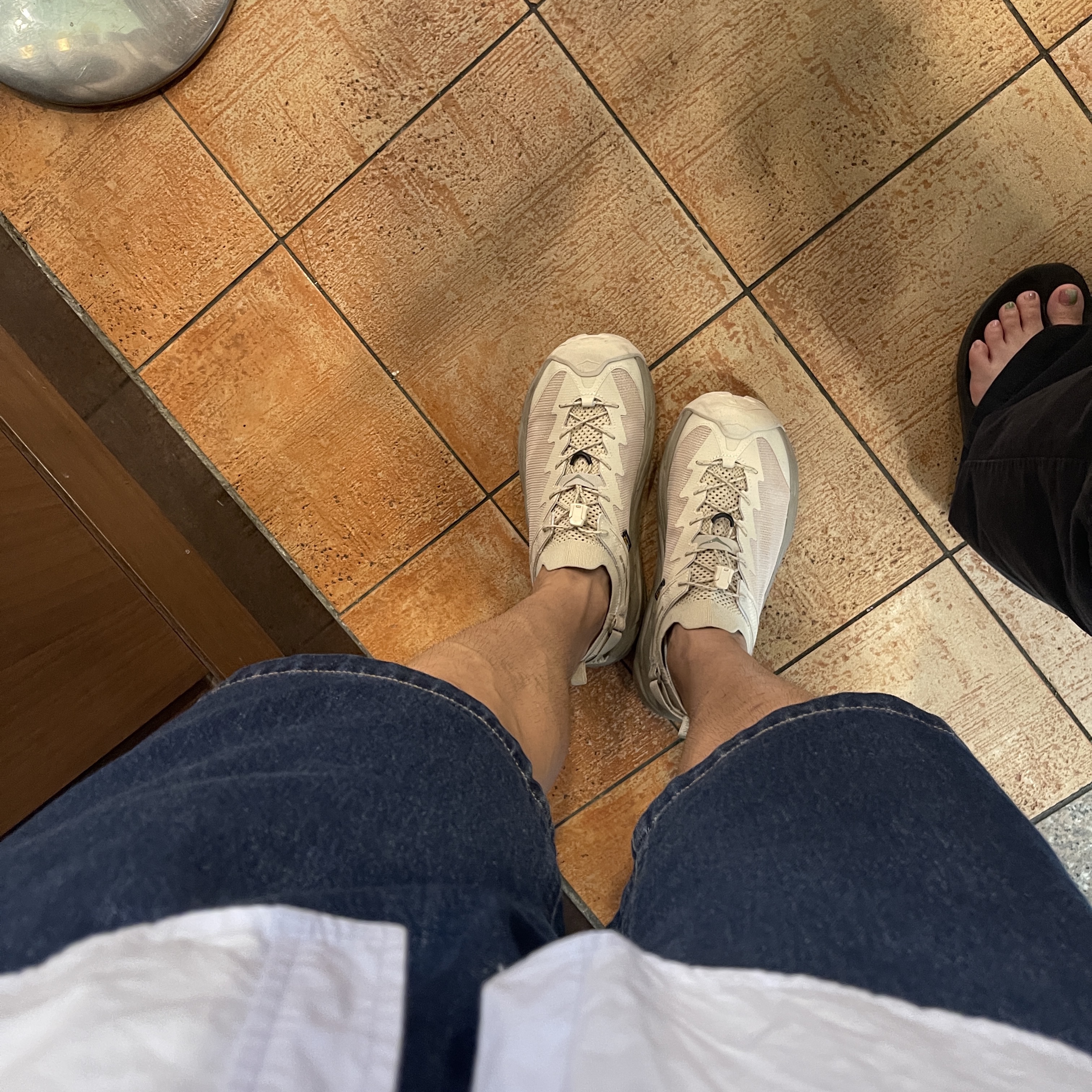 Hoka Hopara 2 Shifting Sand 착용 스타일