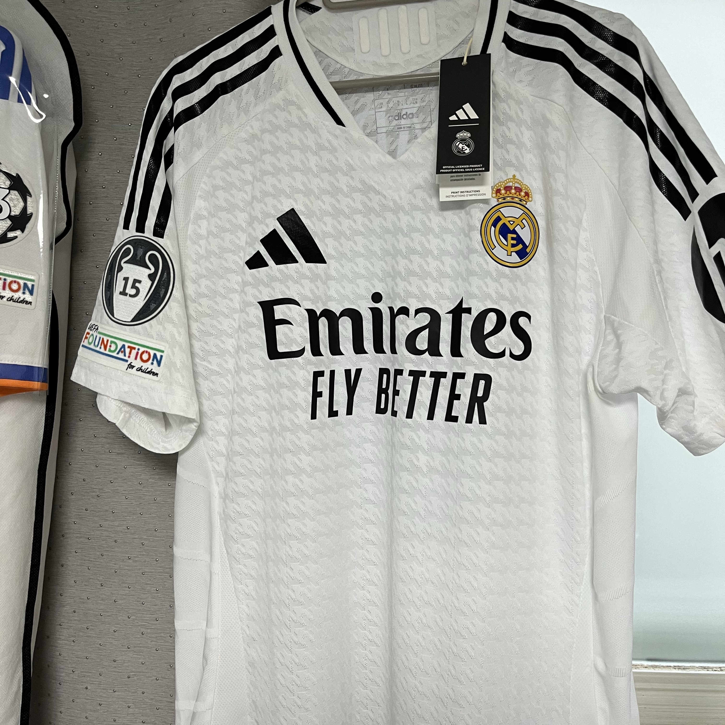 Adidas Real Madrid 2024/25 Home Authentic Jersey White - KR Sizing (Non Marking Ver.), Adidas Real Madrid 2024/25 Home Jersey White - KR Sizing (Non Marking Ver.) 착용 스타일 - 1
