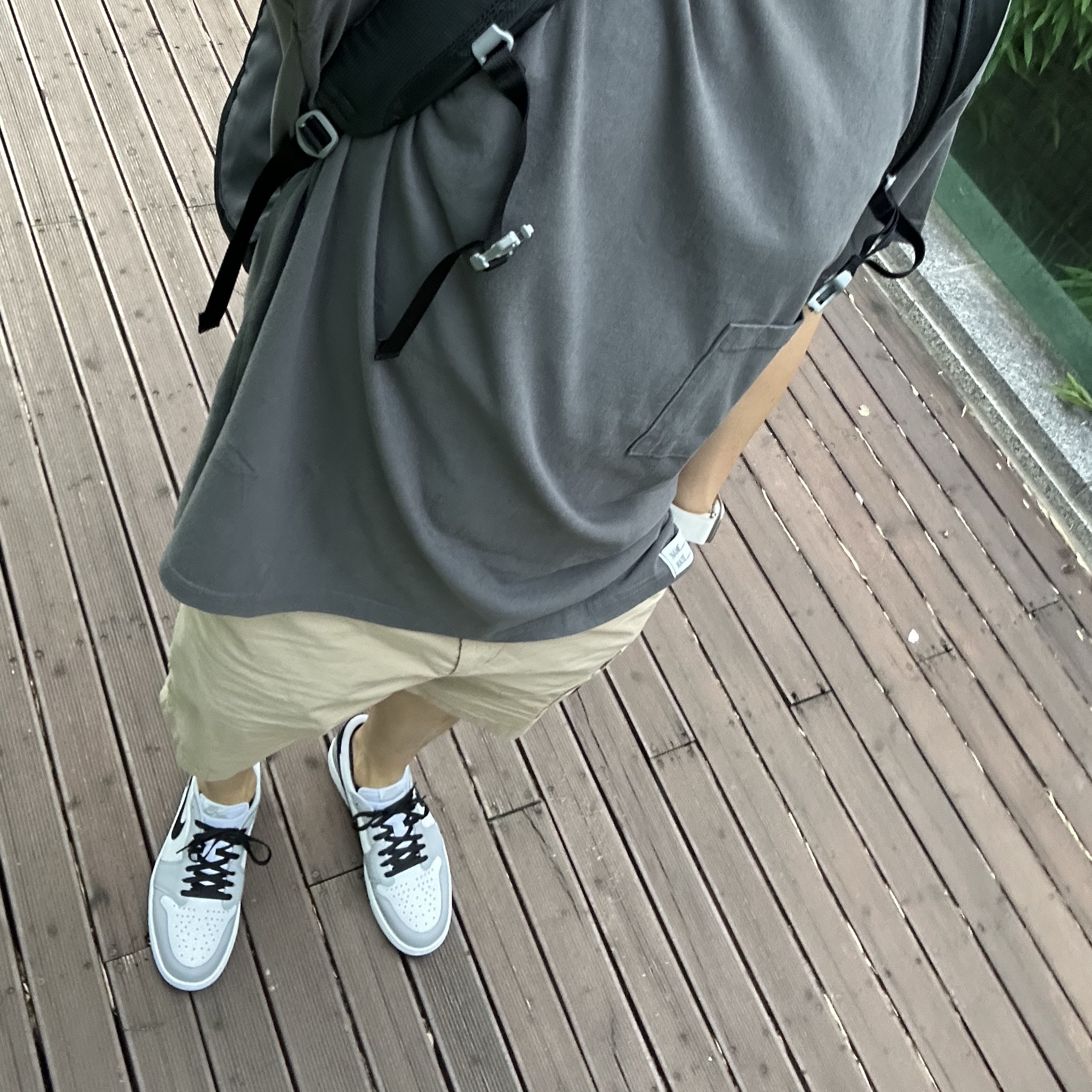 Jordan 1 Retro Low OG Wolf Grey and White 착용 스타일