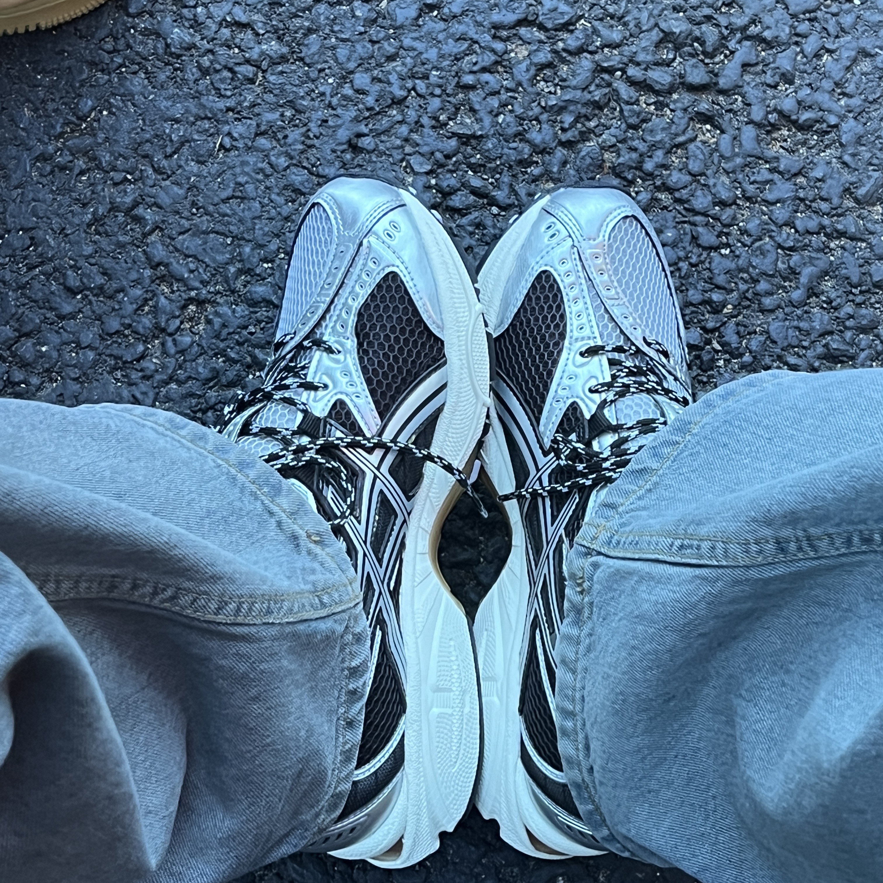 Asics Gel-Nimbus 10.1 Piedmont Grey Pure Silver 착용 스타일 - 2