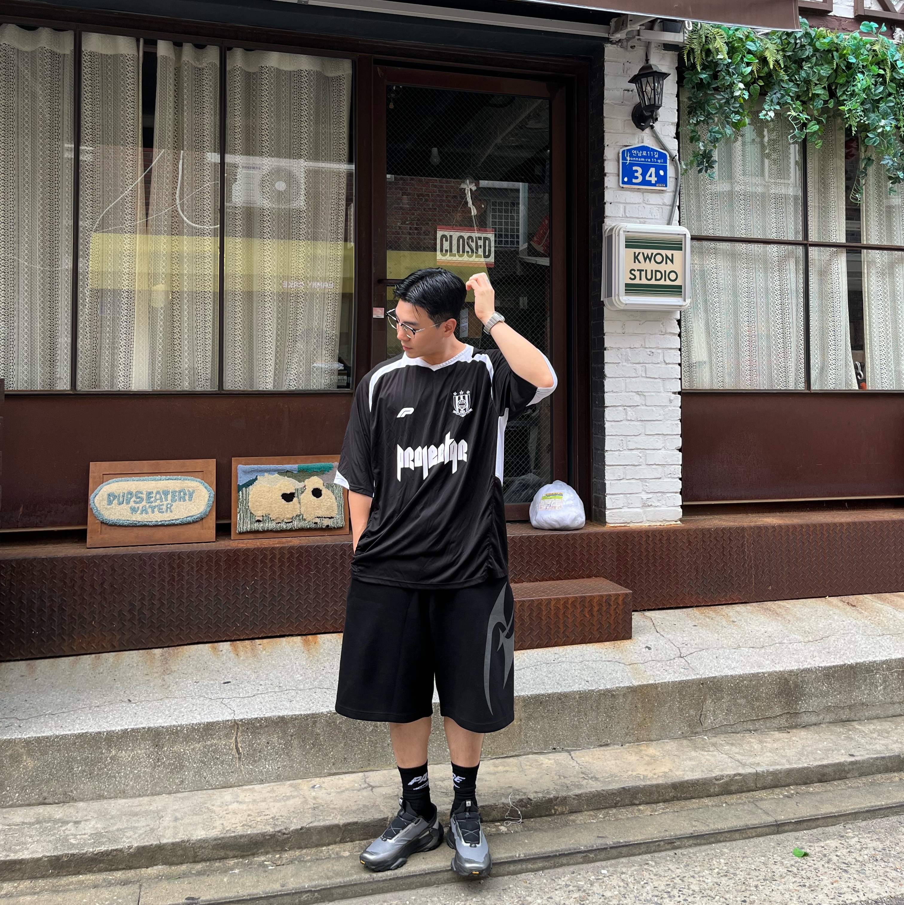 Project G/R Oversized Football Jersey Black, Palace x Umbro Socks Black - 24SS 착용 스타일 - 1