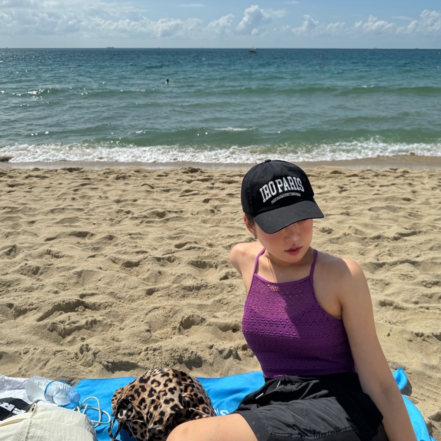 Iro Club De Paris Edition Cotton Ball Cap Black, Iro Walid Nylon Banding Shorts Pants Black 착용 스타일 - 2