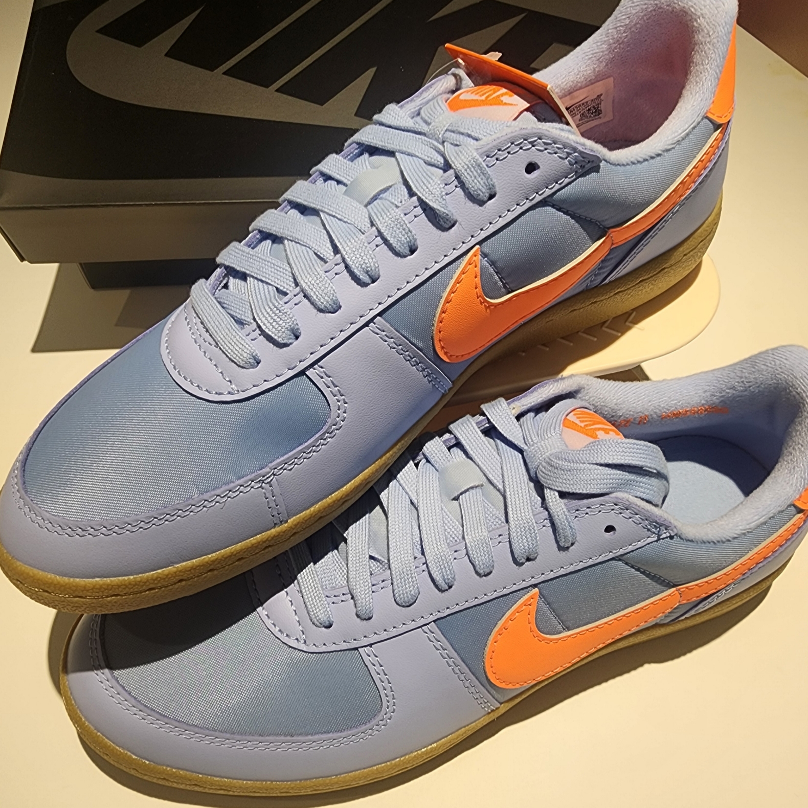 Nike Field General 82 SP Aluminum and Total Orange 착용 스타일 - 2