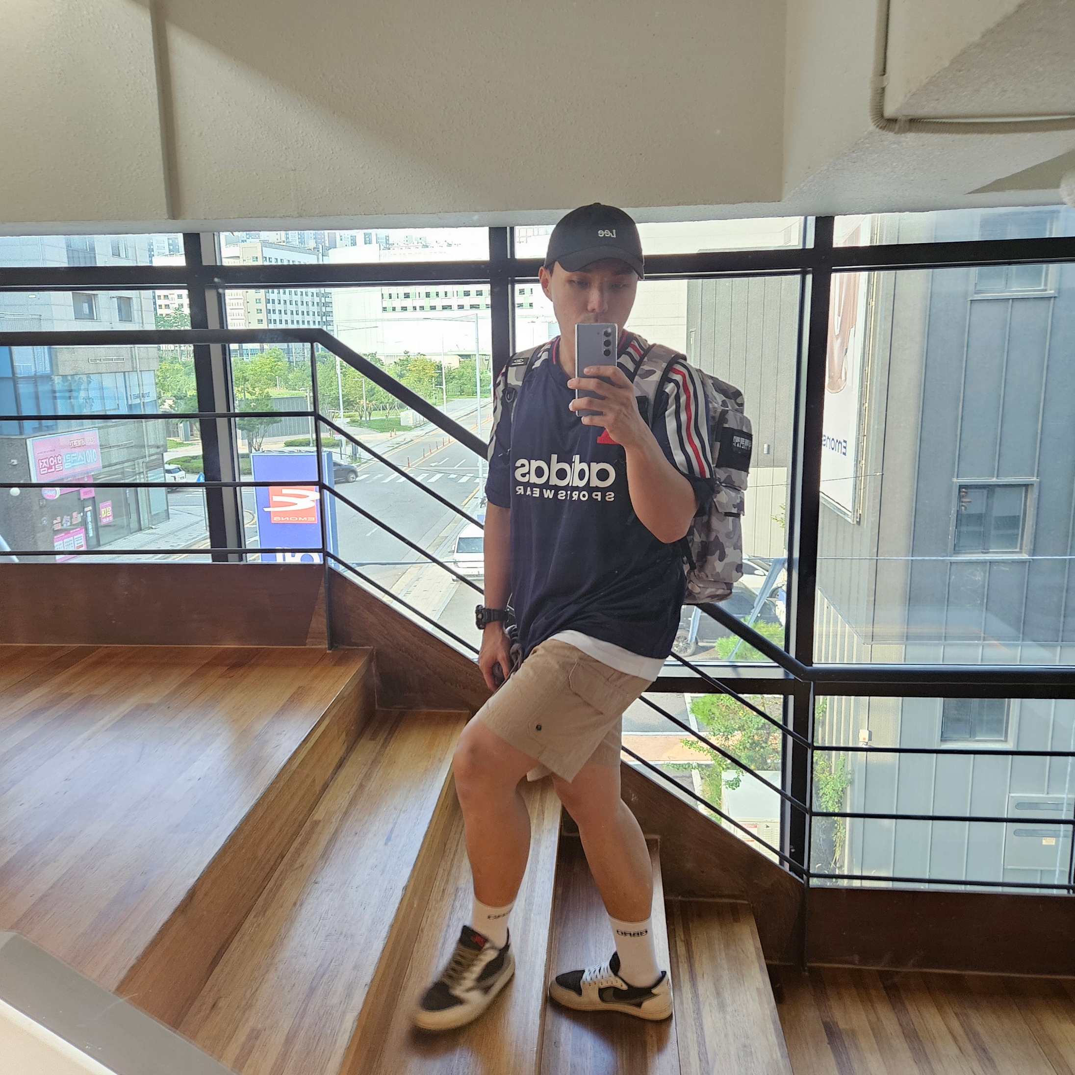 Adidas House of Tiro Nations Pack T-Shirt Team Navy Blue 2 - KR Sizing, (W) Jordan 1 x Travis Scott Retro Low OG SP Medium Olive 착용 스타일