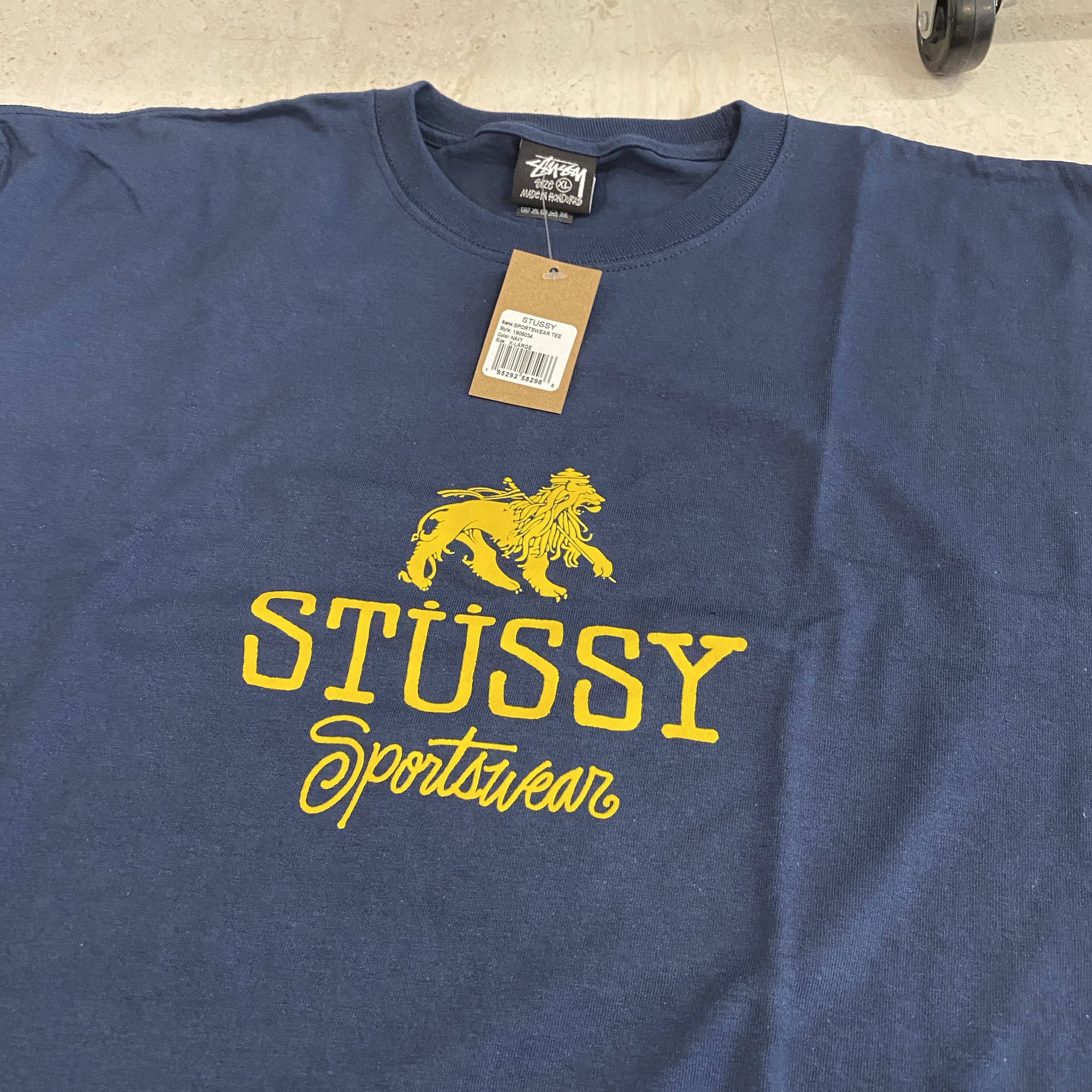 Stussy Sportswear T-Shirt Navy 착용 스타일