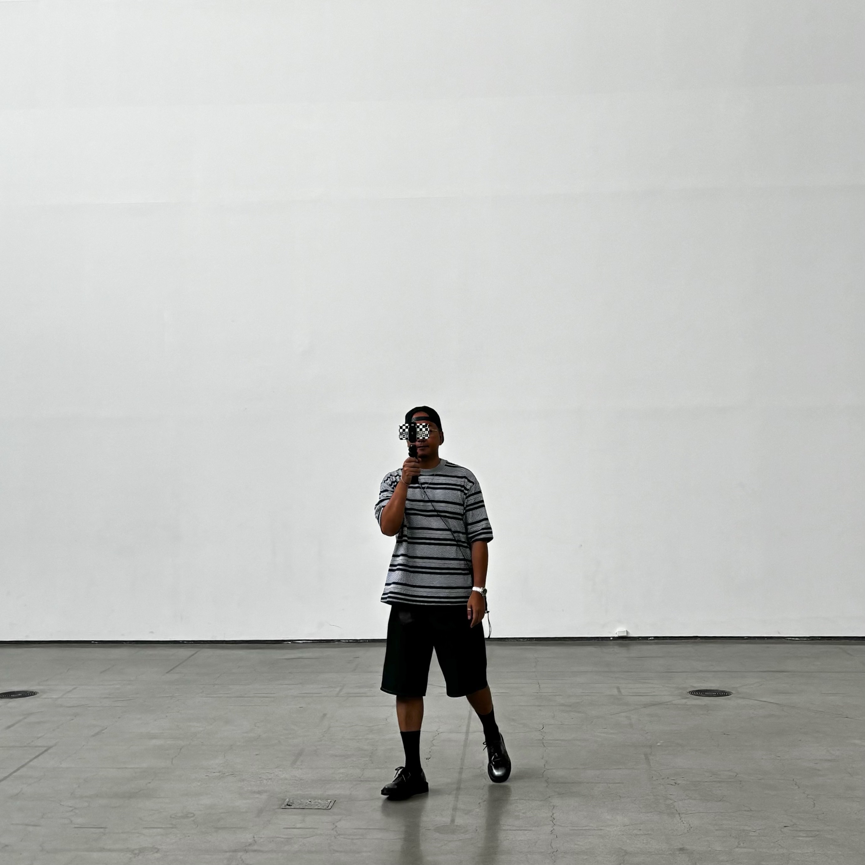 Stussy Denim Big OL' Shorts Rinsed Indigo, Dr. Martens x Supreme 1461 Gray Silver 착용 스타일