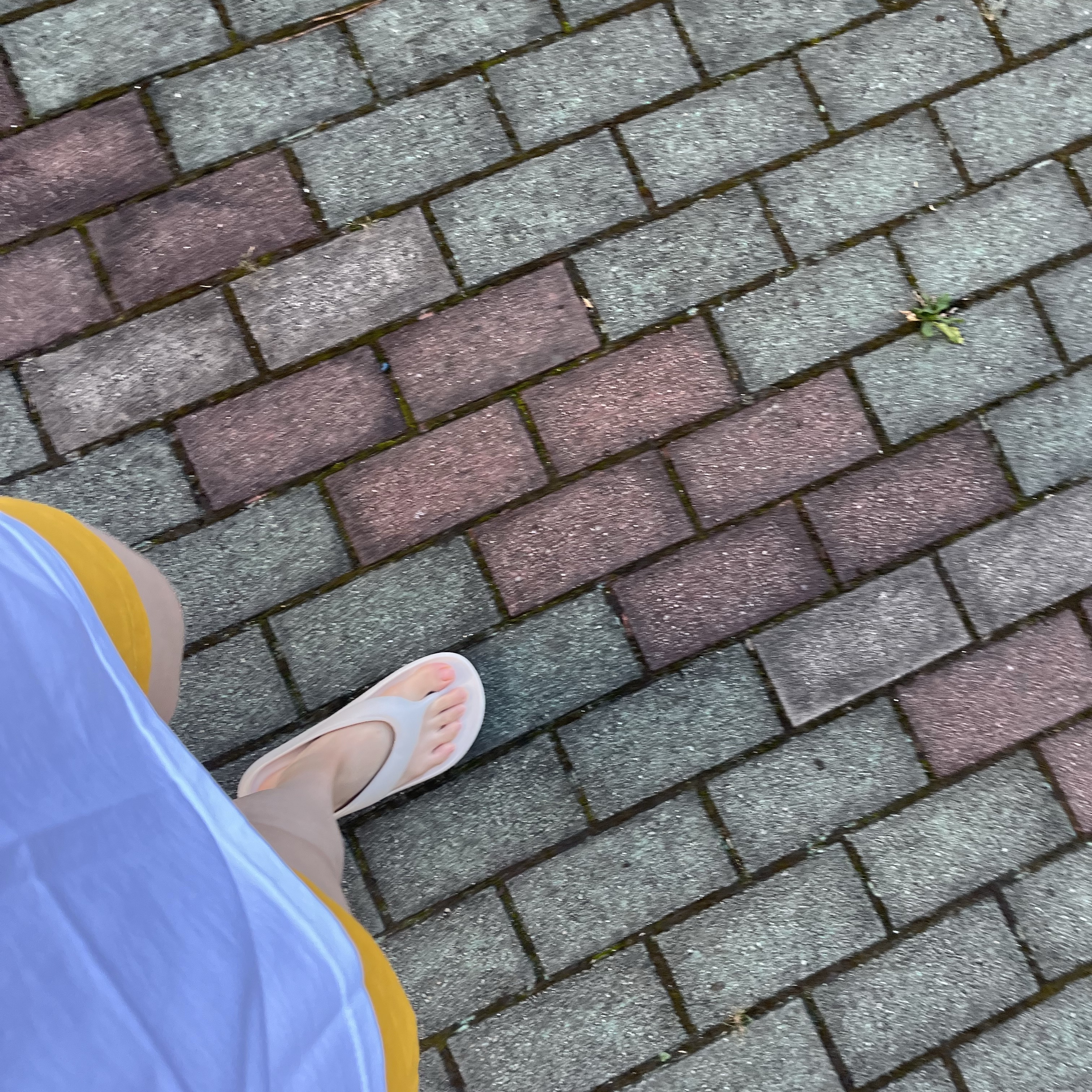 New Balance Flip Flop Ivory 착용 스타일