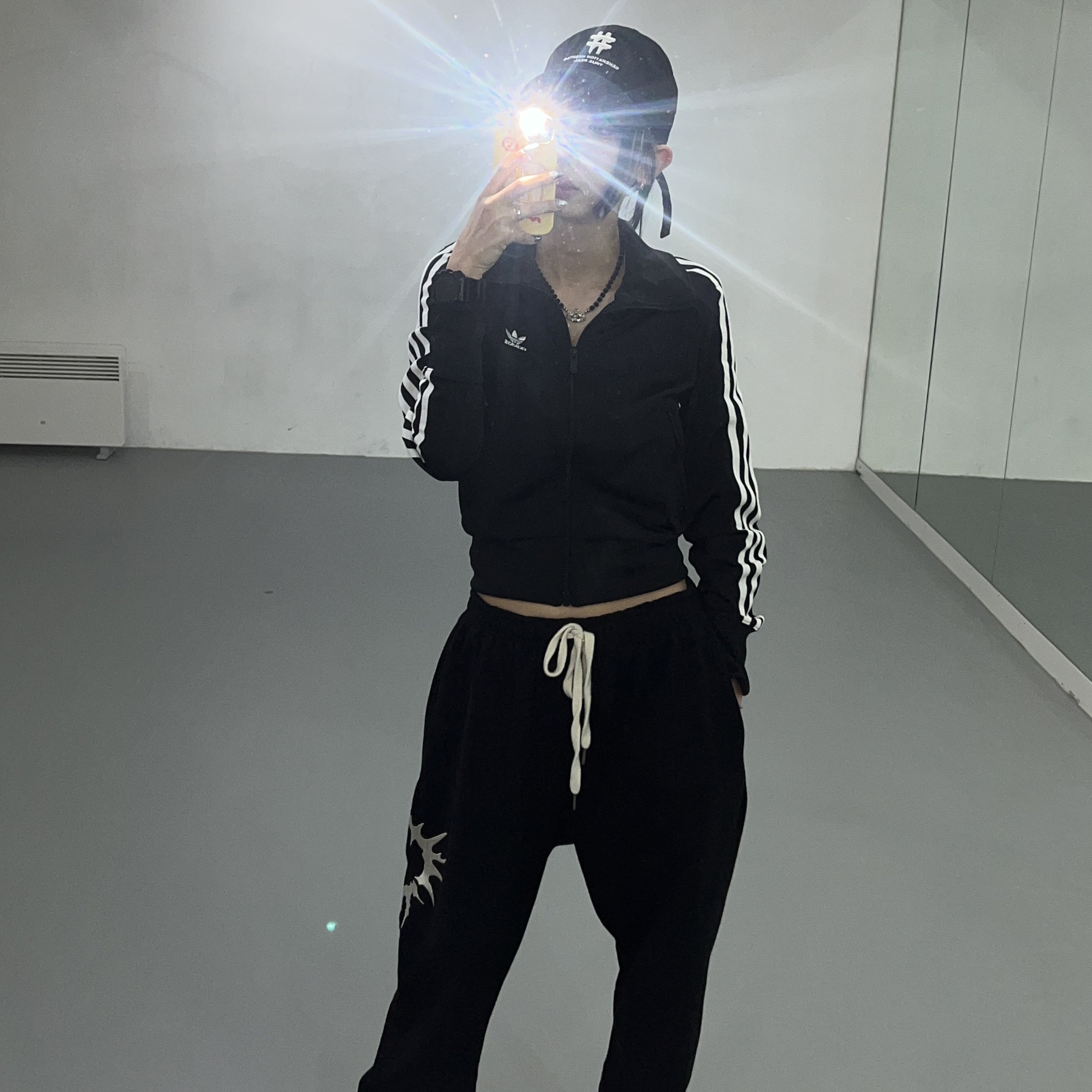 (W) Adidas Adicolor Classic Firebird Track Top Black - KR Sizing 착용 스타일