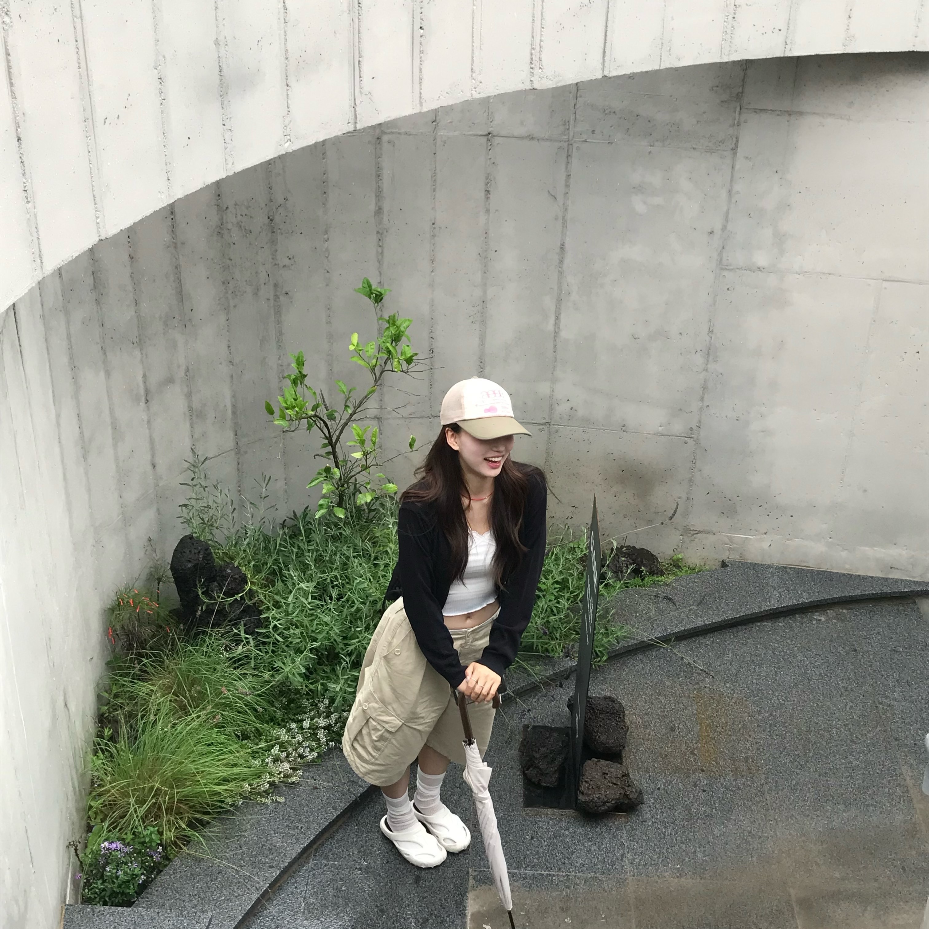 Aeae Web Logo Mesh Cap Olive Beige, (W) Keen Shanti White Black 착용 스타일 - 2