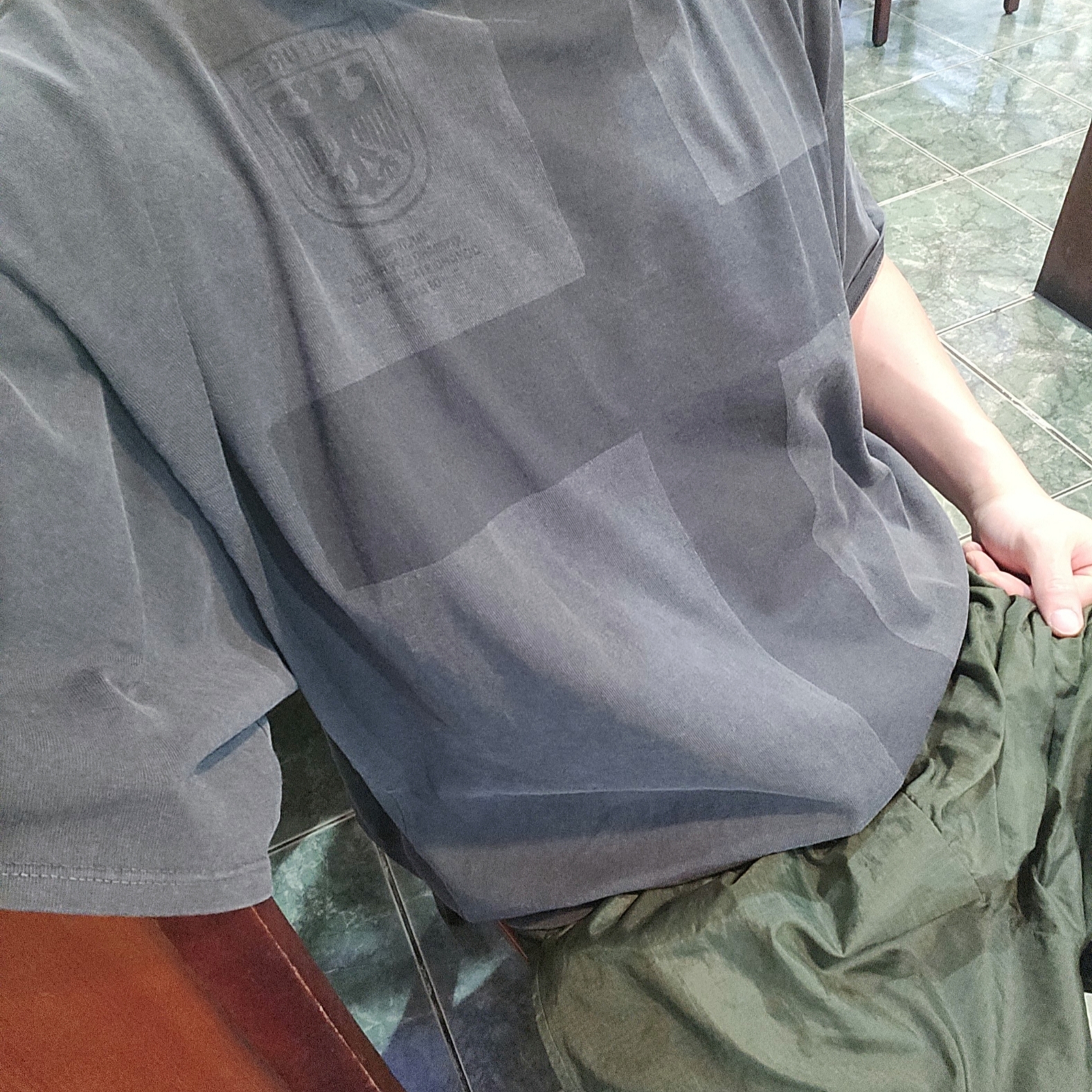 ¥$ Vultures Merch T-Shirt 1 Black - Korea Exclusive 착용 스타일