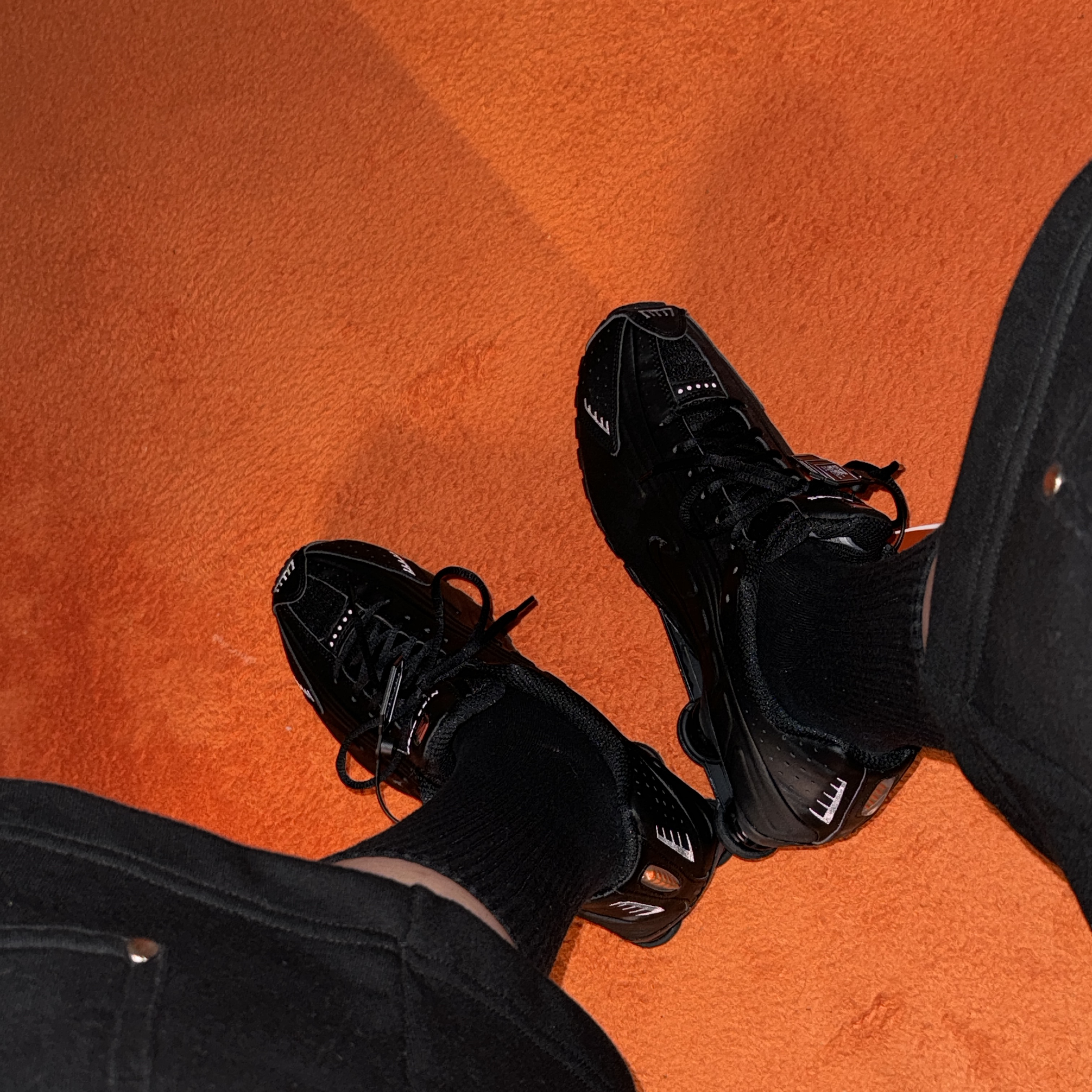 (W) Nike Shox R4 Black 착용 스타일 - 3