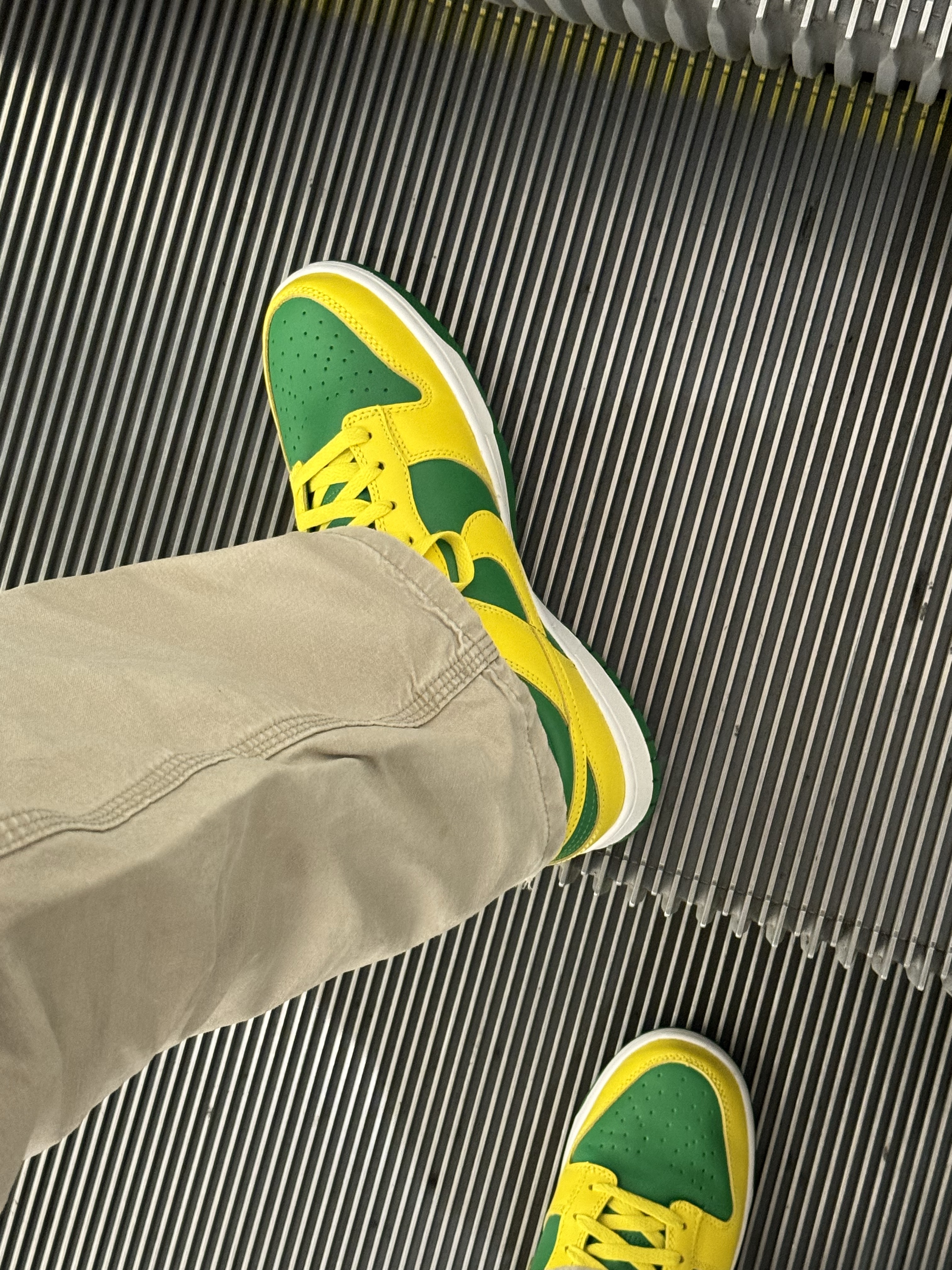 Nike Dunk Low Apple Green and Yellow Strike 착용 스타일 - 1