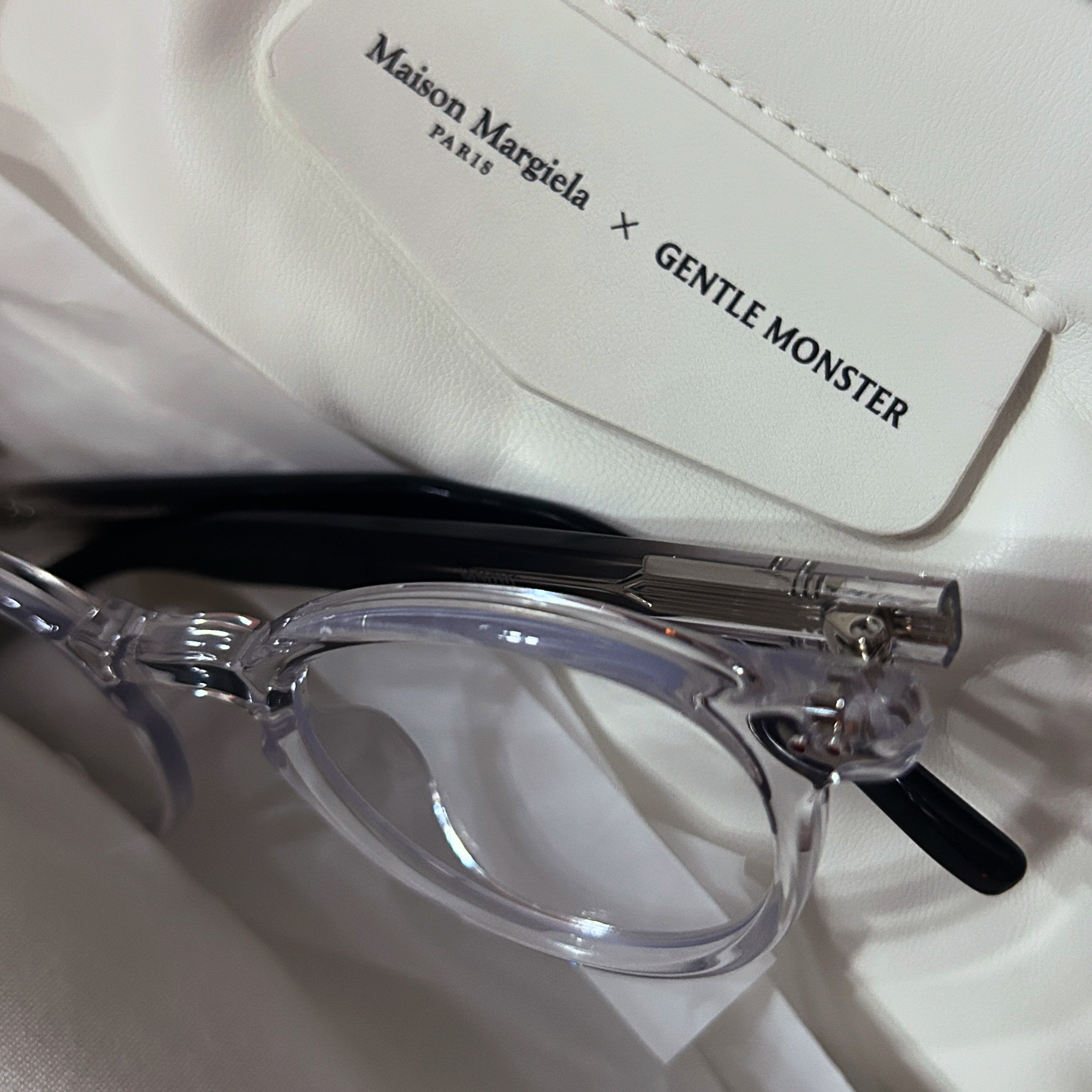 Gentle Monster x Maison Margiela MM116 Black Clear 착용 스타일