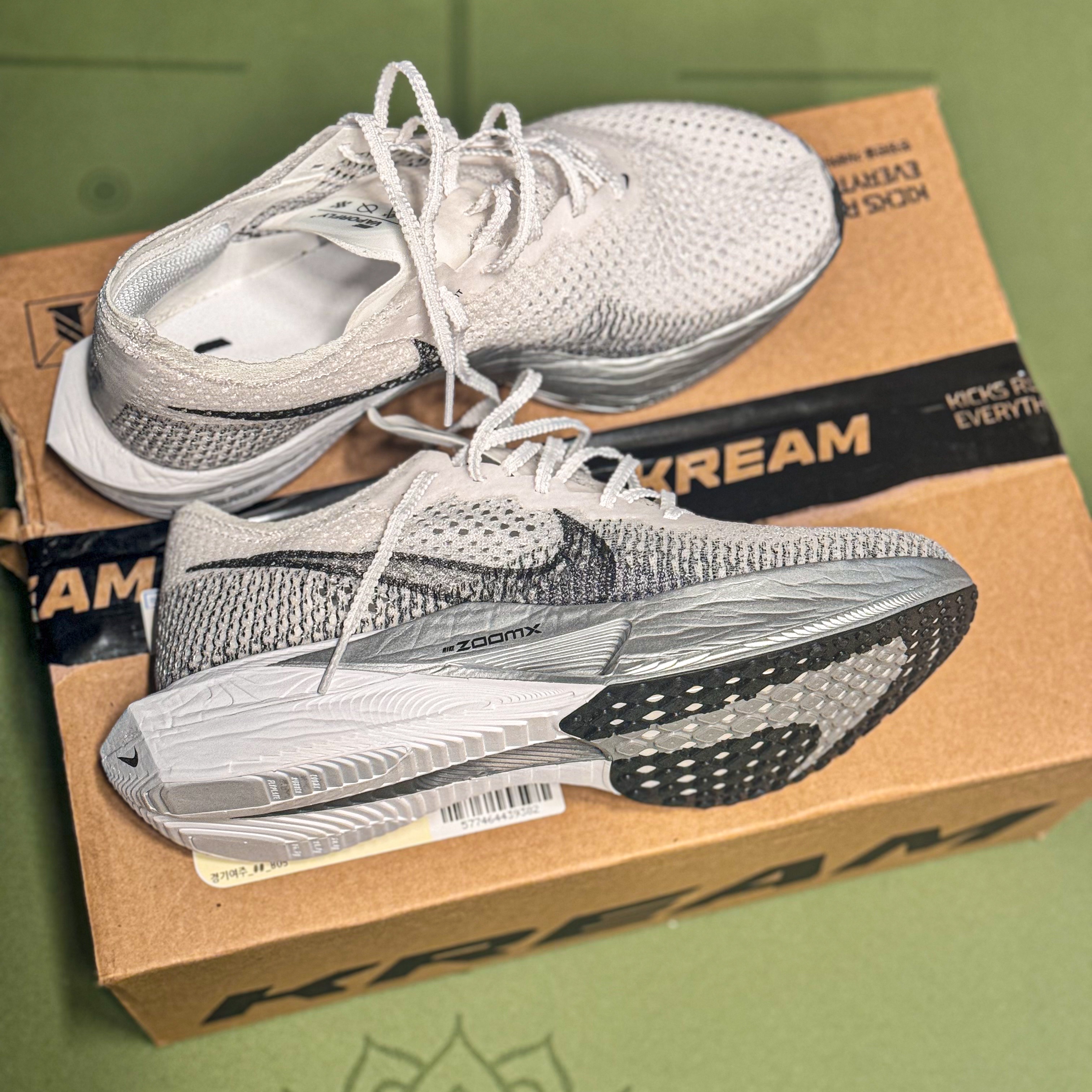 Nike ZoomX Vaporfly Next% 3 White Grey 착용 스타일