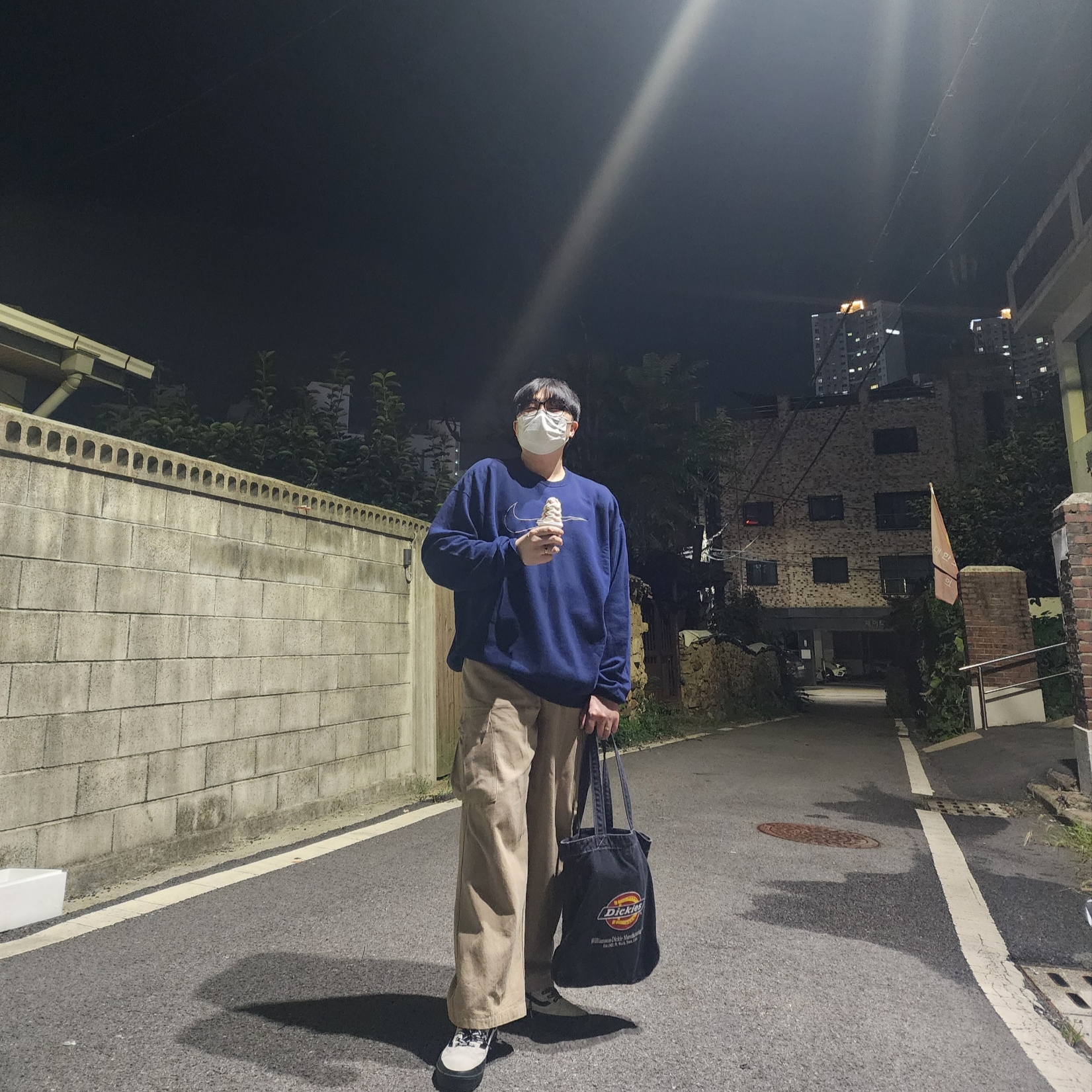 Vans Sentry Old Skool WC Marshmallow Black, Carhartt WIP Clip Belt Chrome Black 착용 스타일 - 2