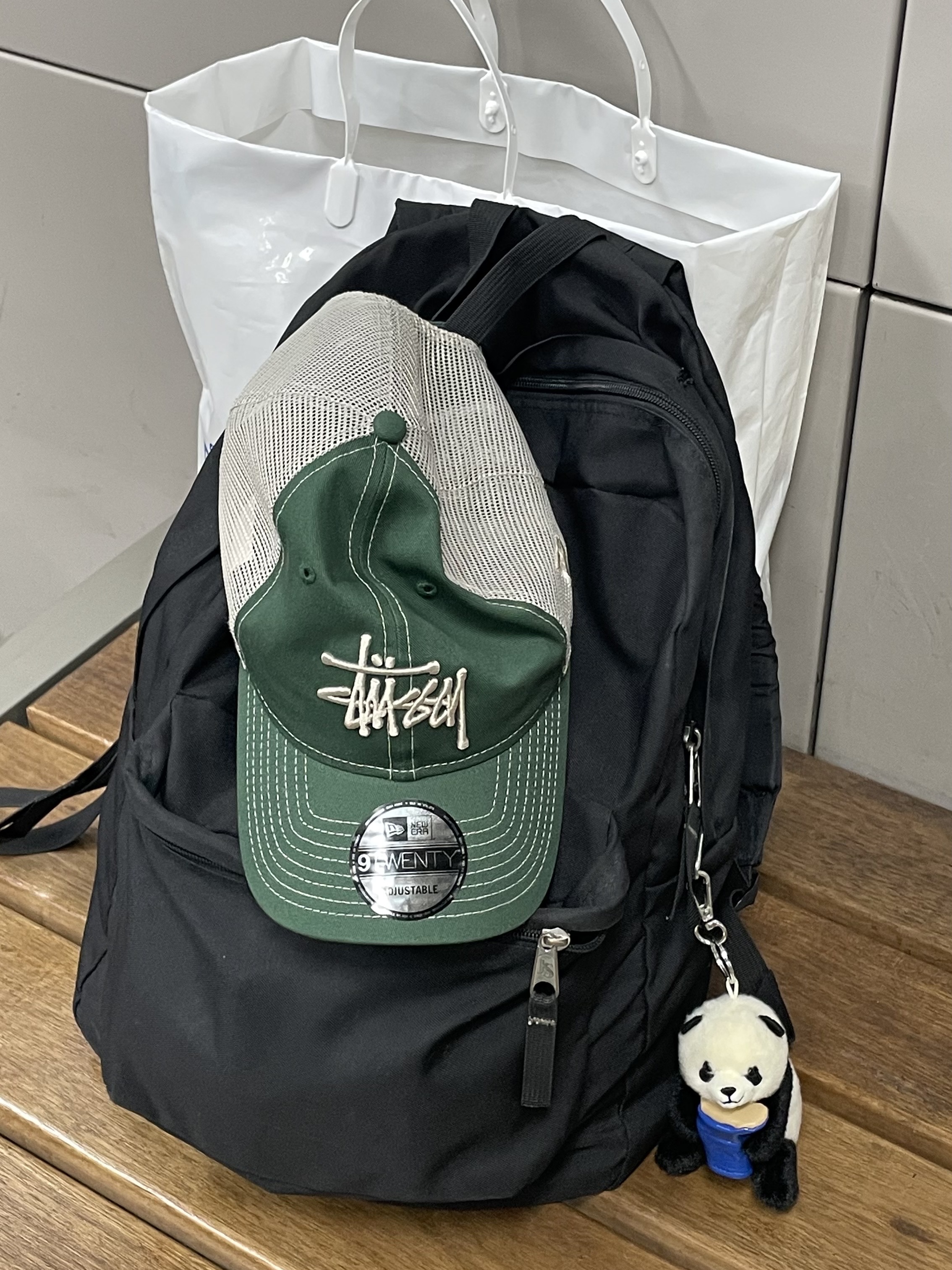Stussy New Era 9twenty Basic Trucker Green 착용 스타일 - 1