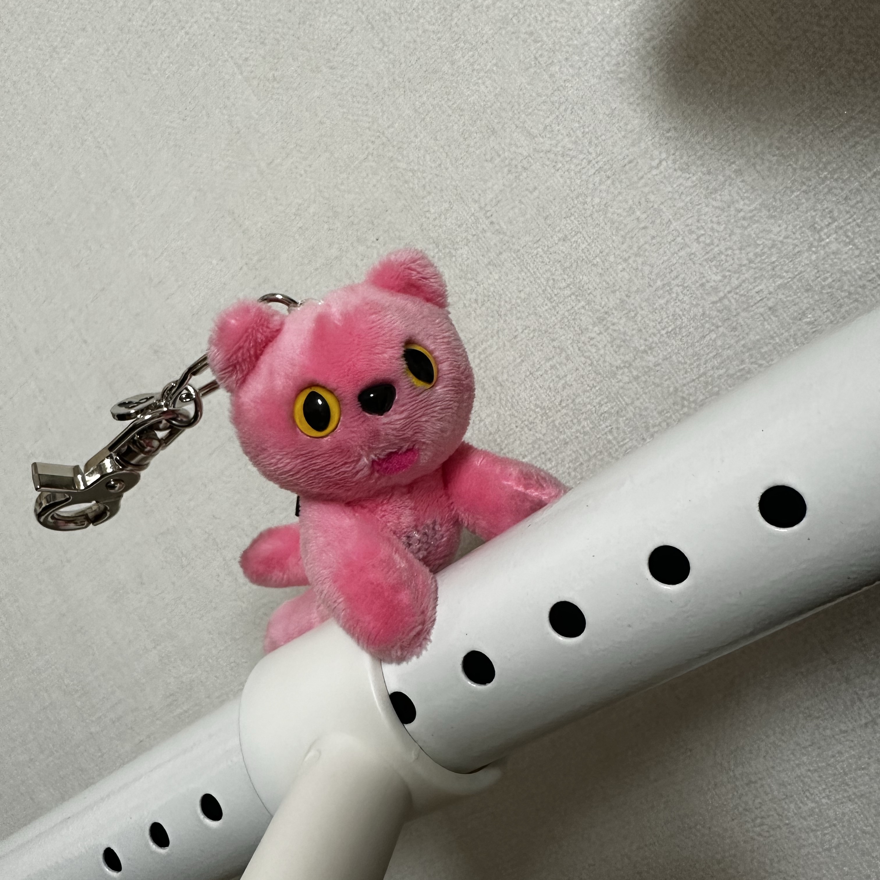 Comfort Piyong Keyring Cotton Candy, Comfort Piyong Keyring Black 착용 스타일 - 2