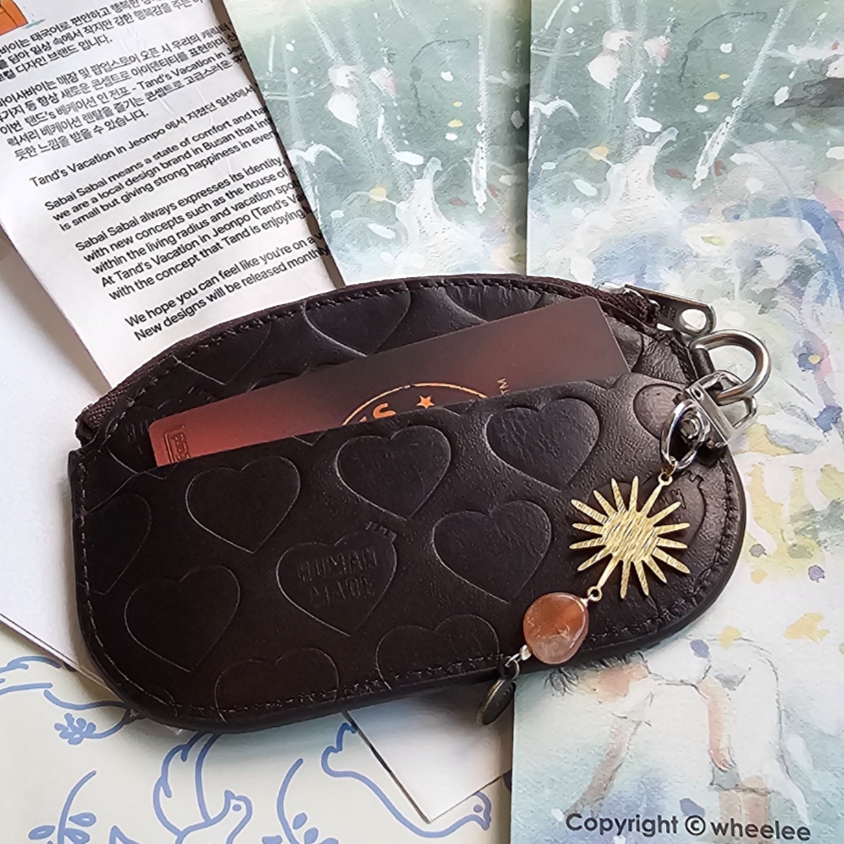 Human Made Leather Coin Case Brown 착용 스타일