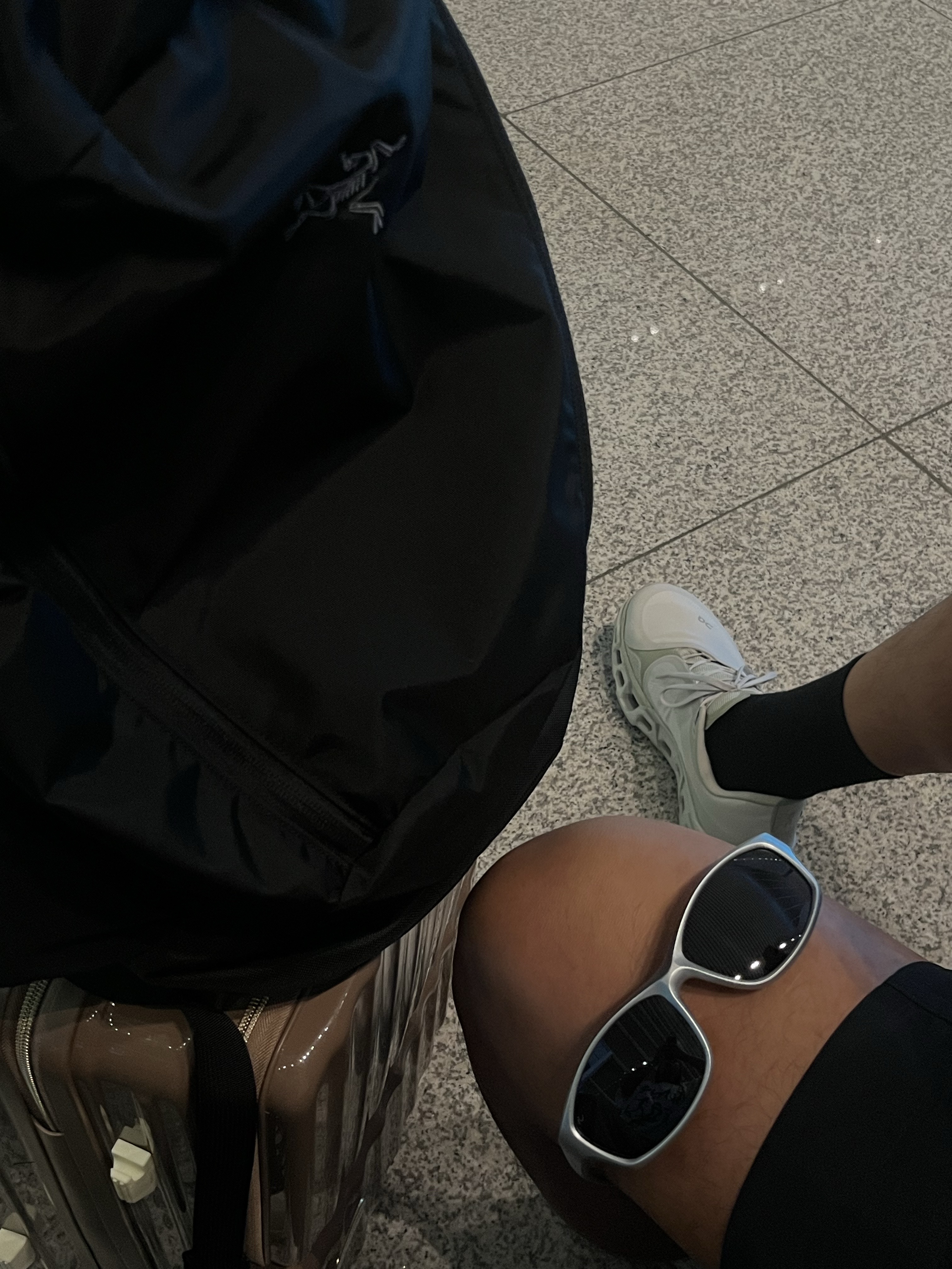On Running x Post Archive Faction (Paf) Cloudmonster 2 Moondust Chalk, Nike ACG Snowgrass Cargo Shorts Black - Asia 착용 스타일 - 2