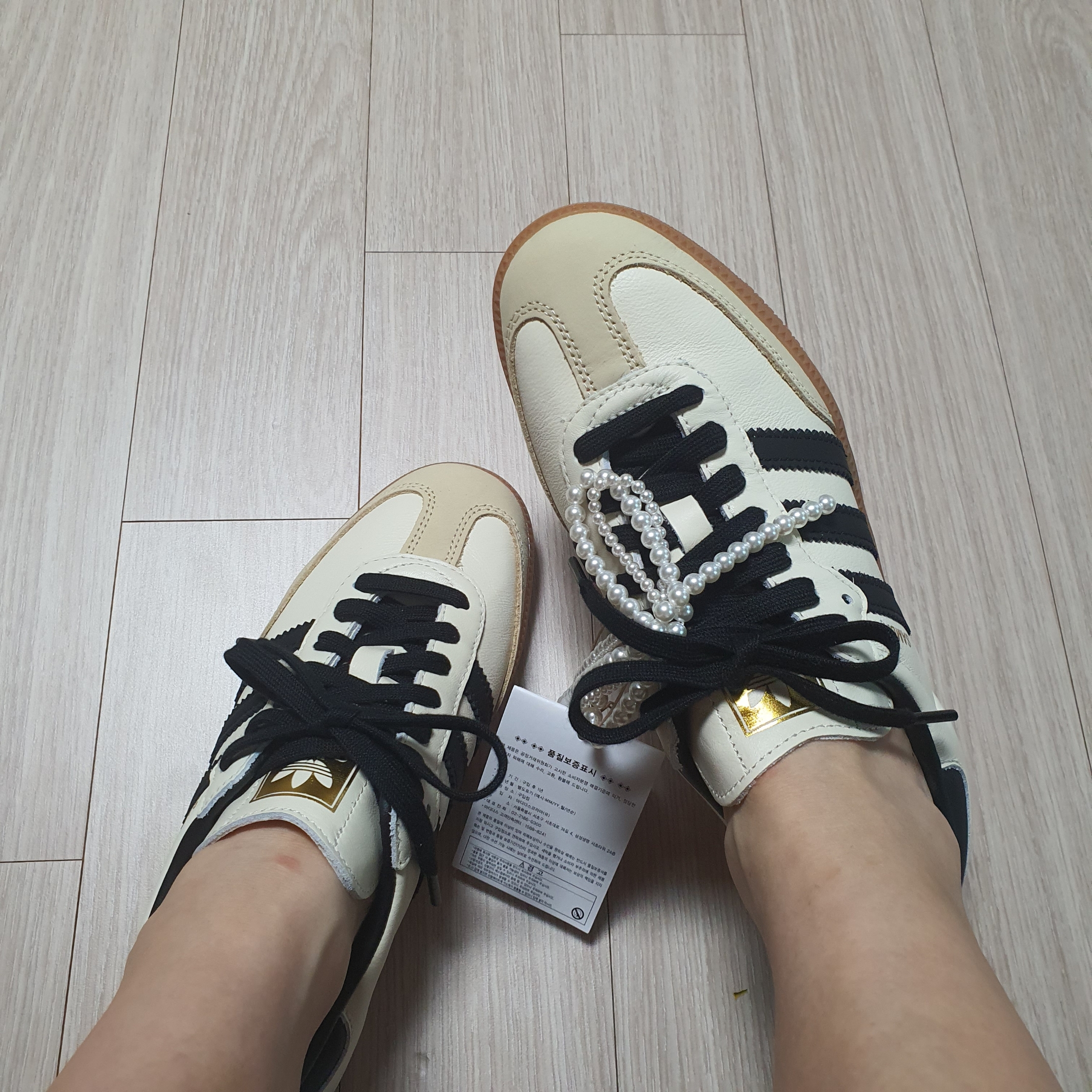 (W) Adidas Samba OG Cream White Core Black 착용 스타일