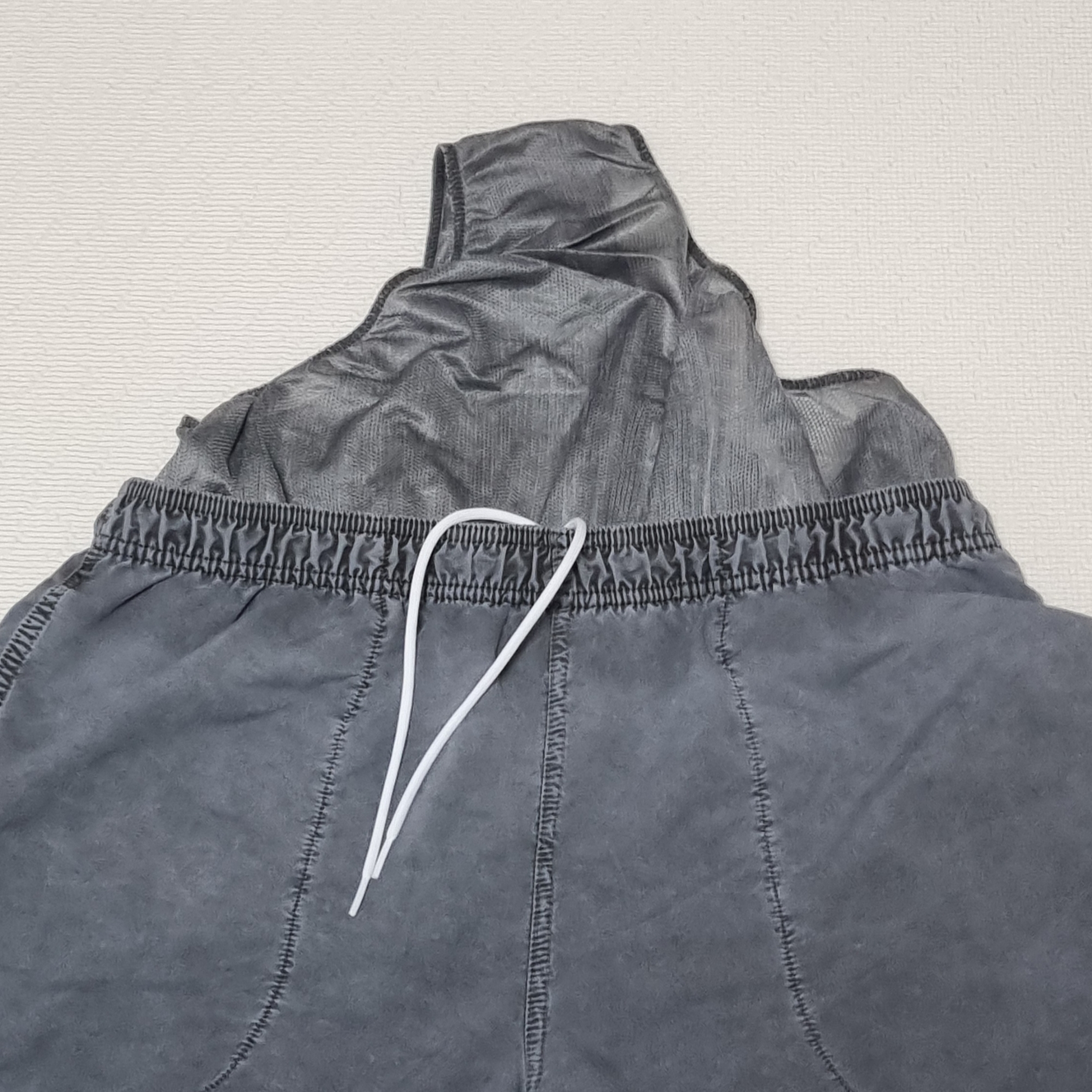 Stussy Stock Water Pigment Short Charcoal 착용 스타일 - 2