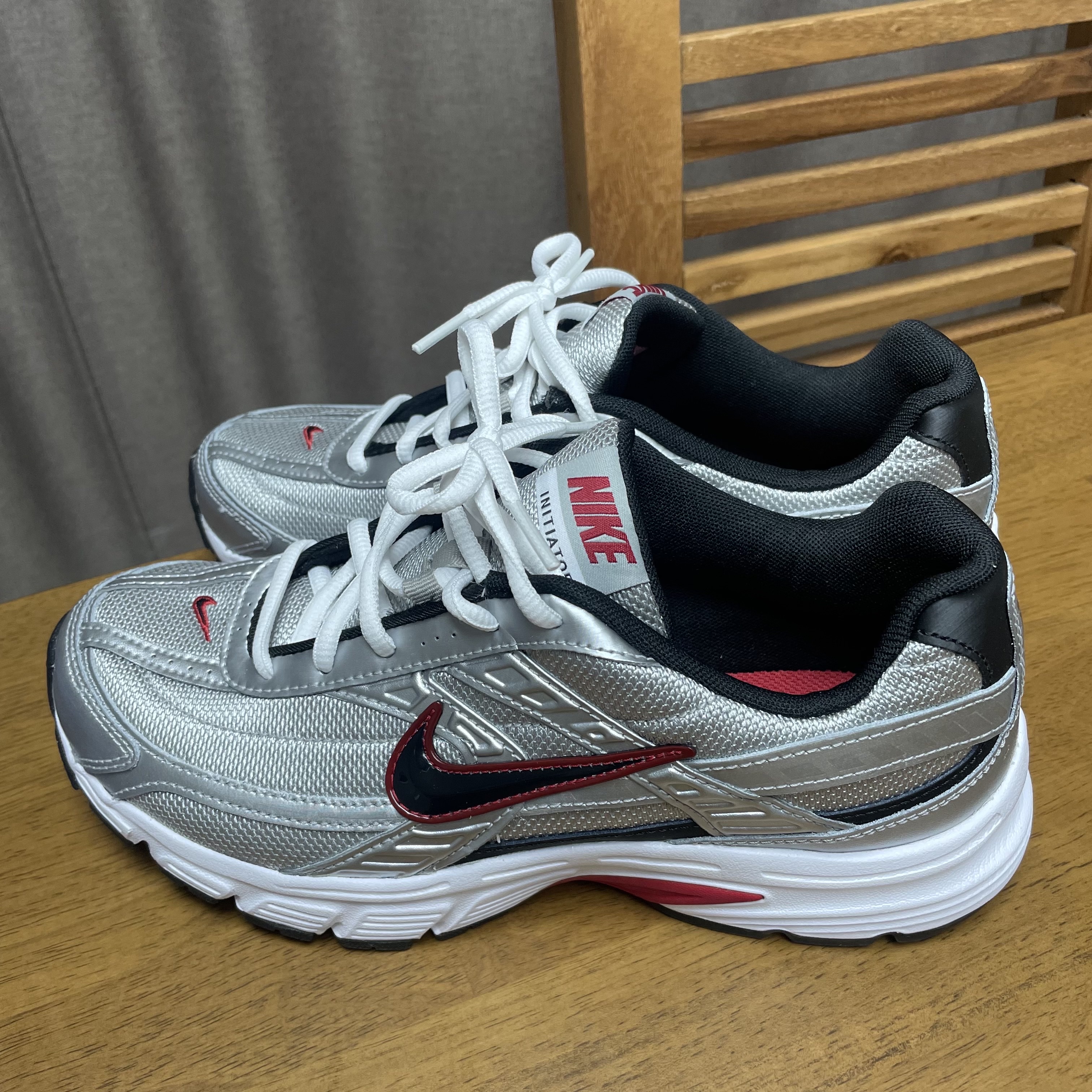 Nike Initiator Metallic Silver Black 착용 스타일