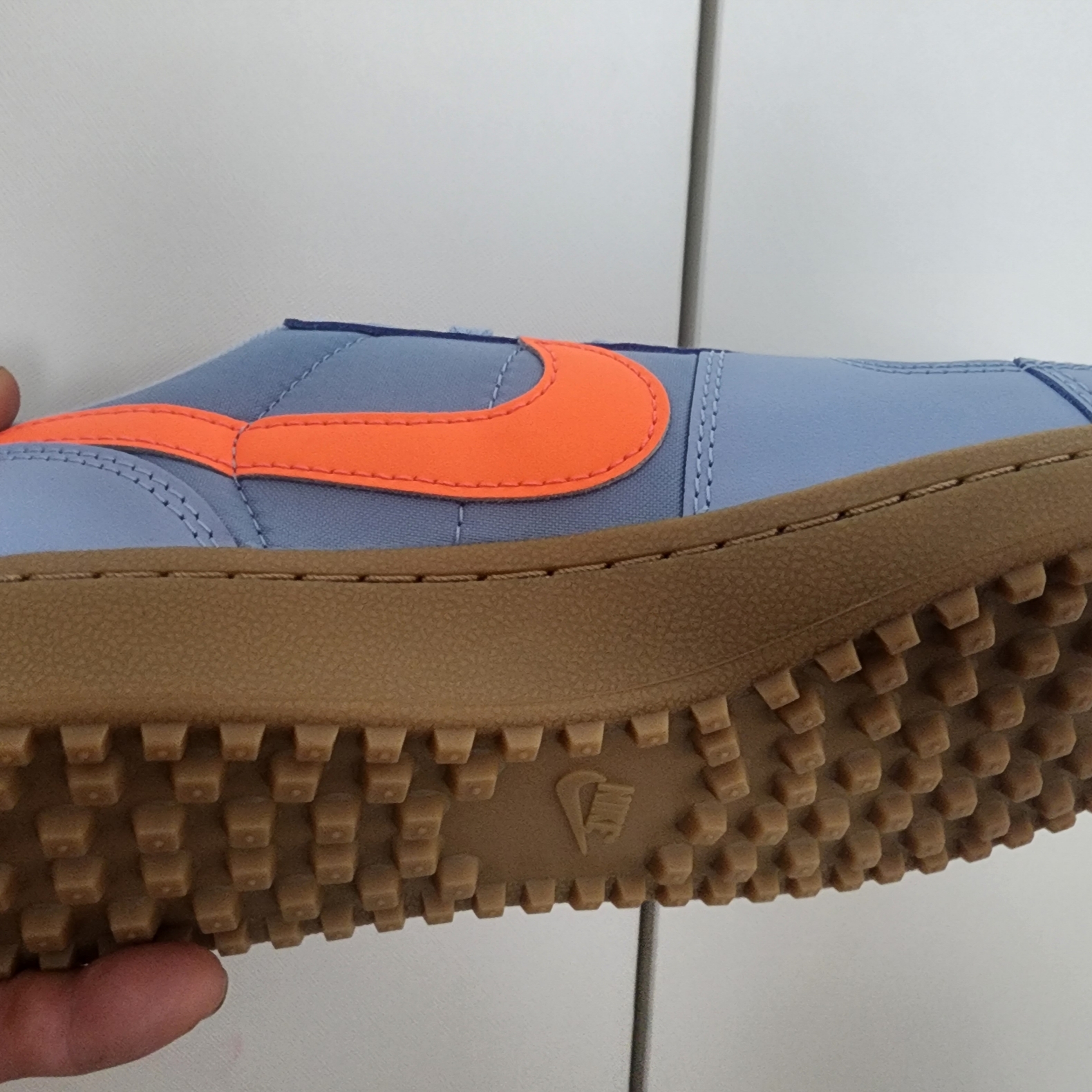 Nike Field General 82 SP Aluminum and Total Orange 착용 스타일 - 3