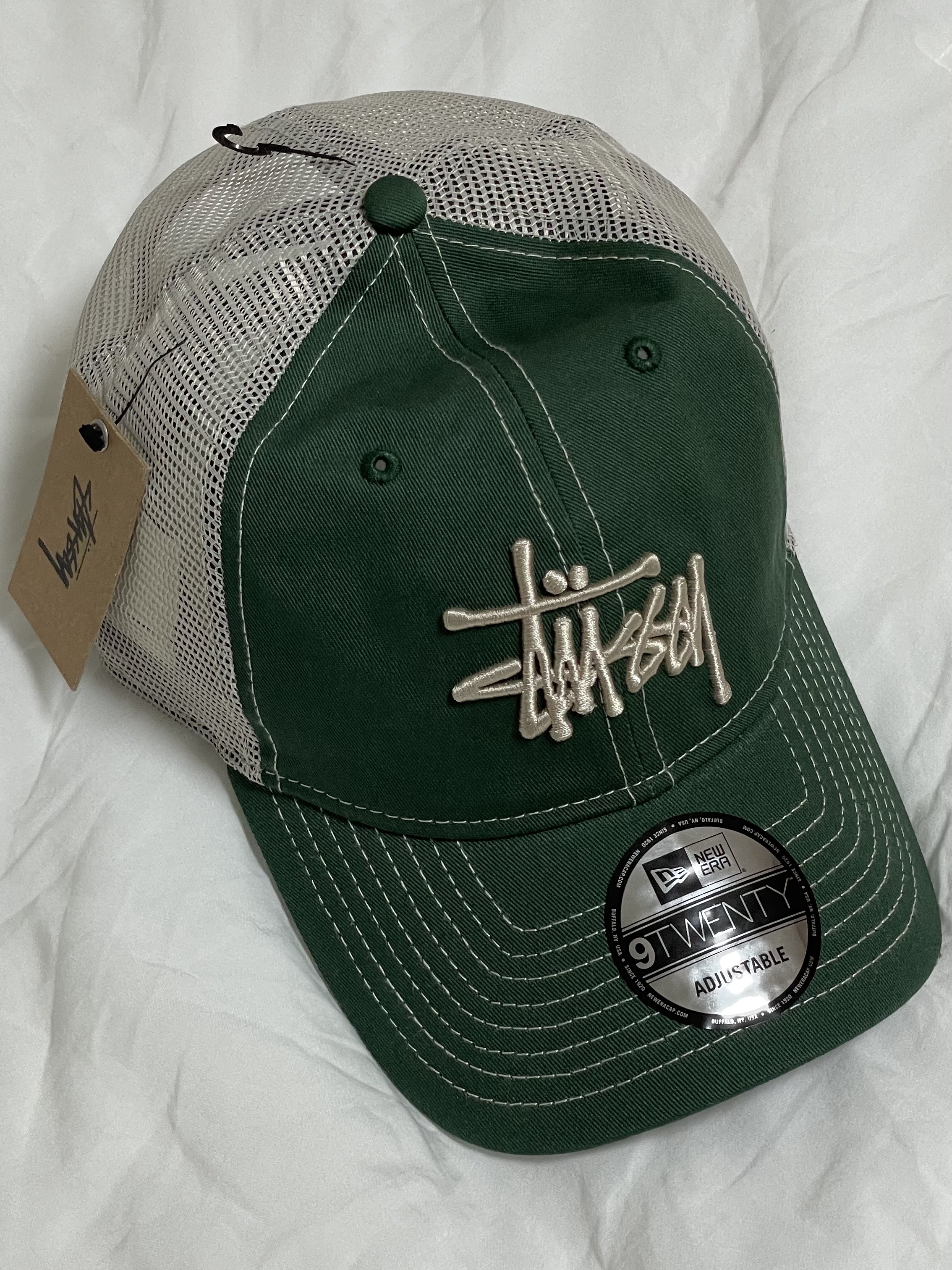 Stussy New Era 9twenty Basic Trucker Green 착용 스타일 - 2