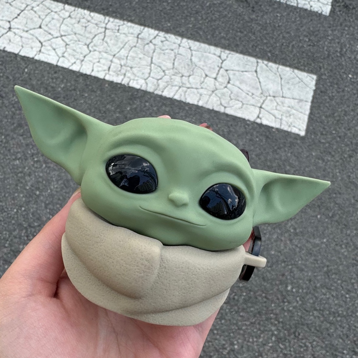 Casetify x The Mandalorian Grogu Collectible AirPods Pro 1st/2nd Gen Case 착용 스타일