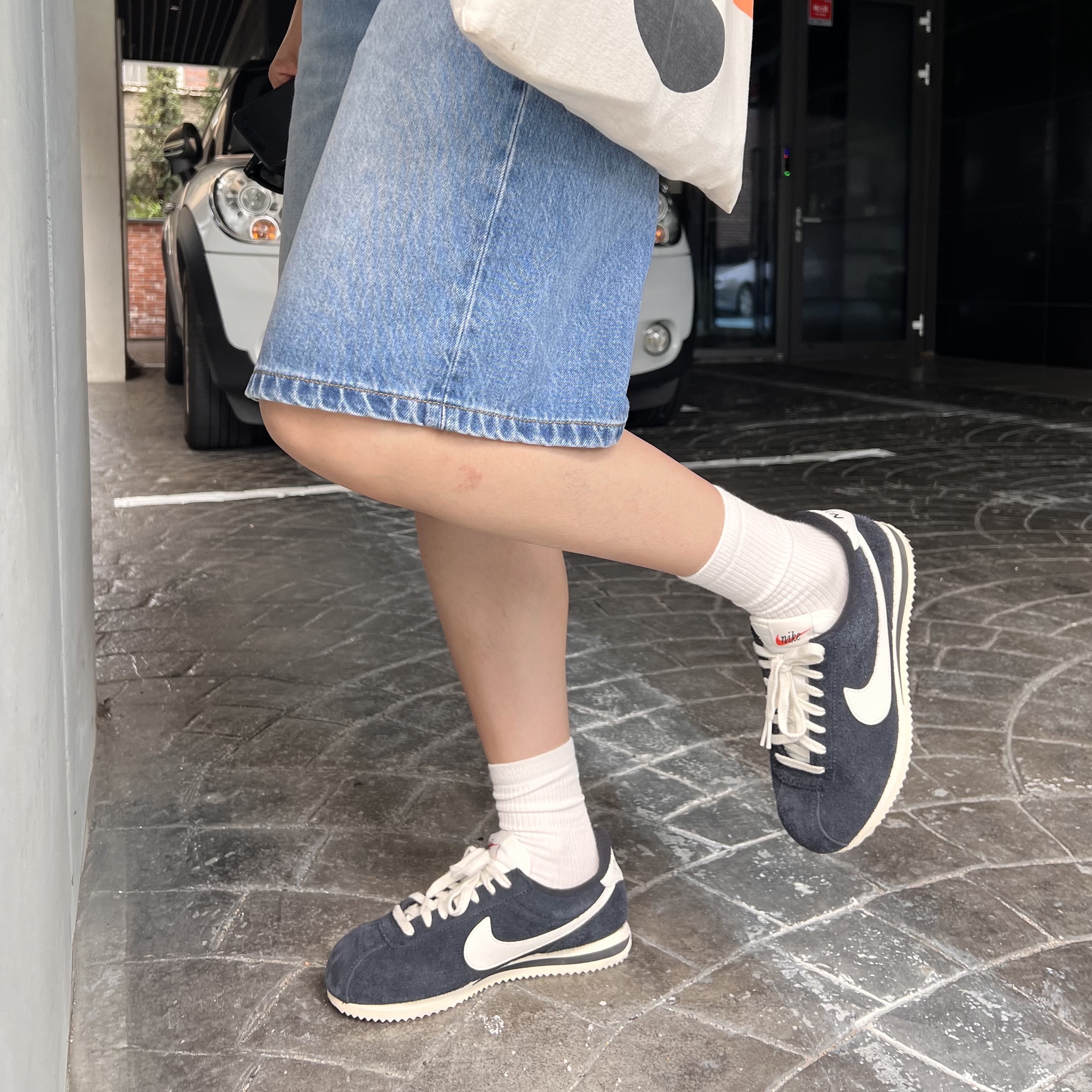(W) Nike Cortez Vintage Black Sail 착용 스타일