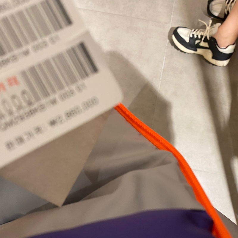 (W) Nike Zoom Vomero 5 Wolf Grey and Black 착용 스타일