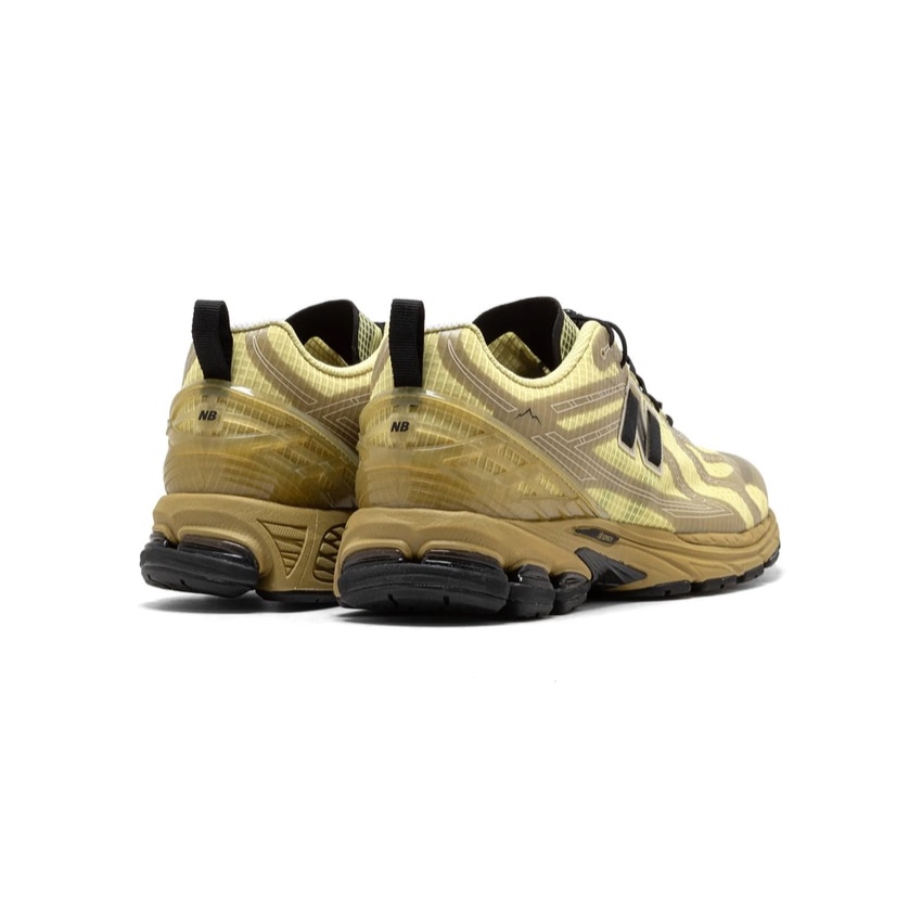 New Balance x Cayl 1906R Yellow 착용 스타일 - 4