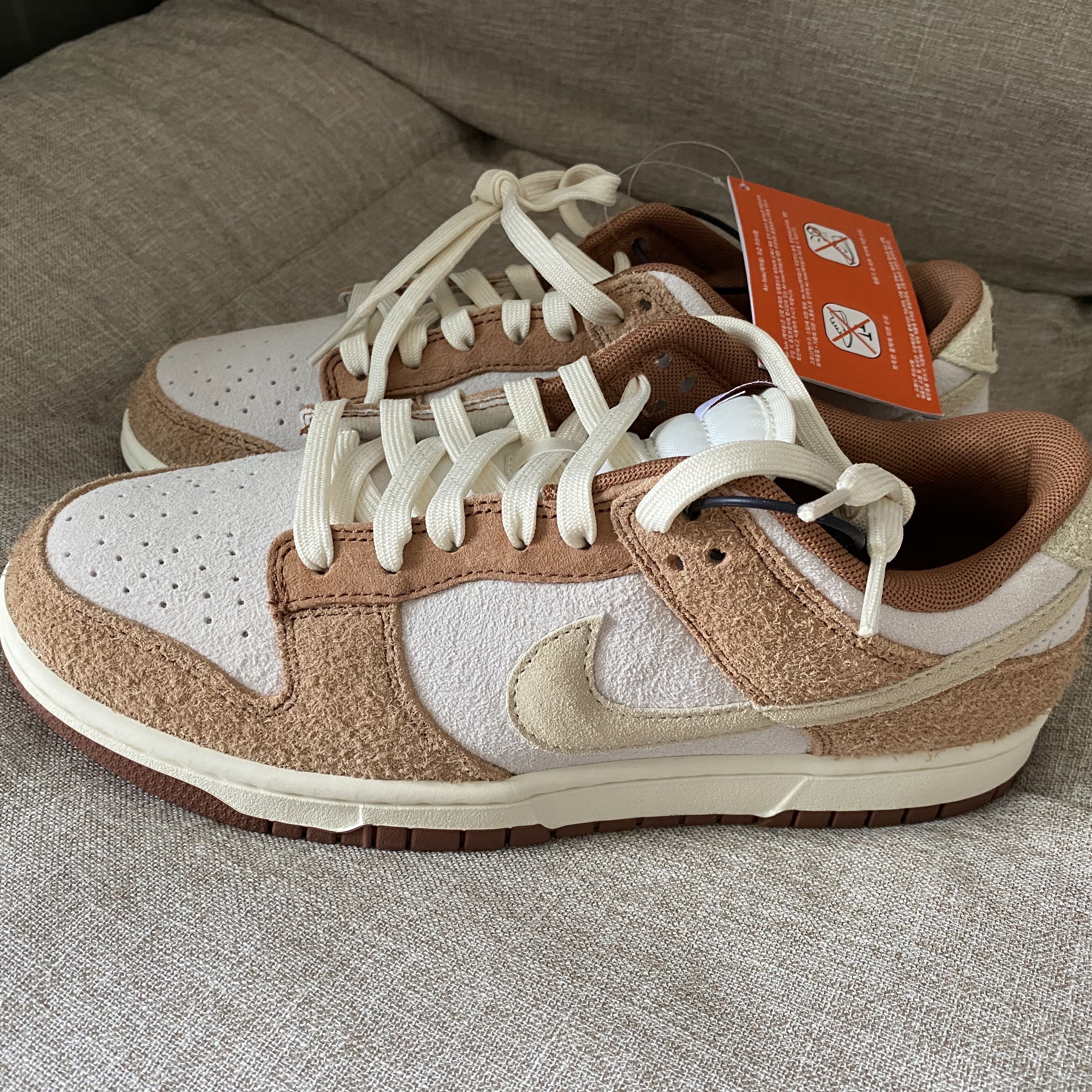 Nike Dunk Low Pro Premium Medium Curry 착용 스타일 - 1