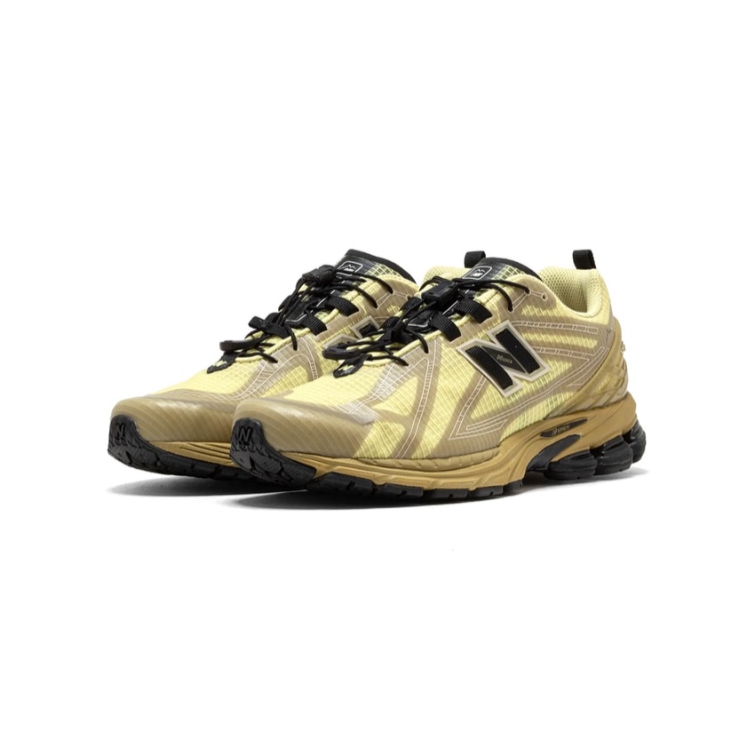 New Balance x Cayl 1906R Yellow 착용 스타일 - 3
