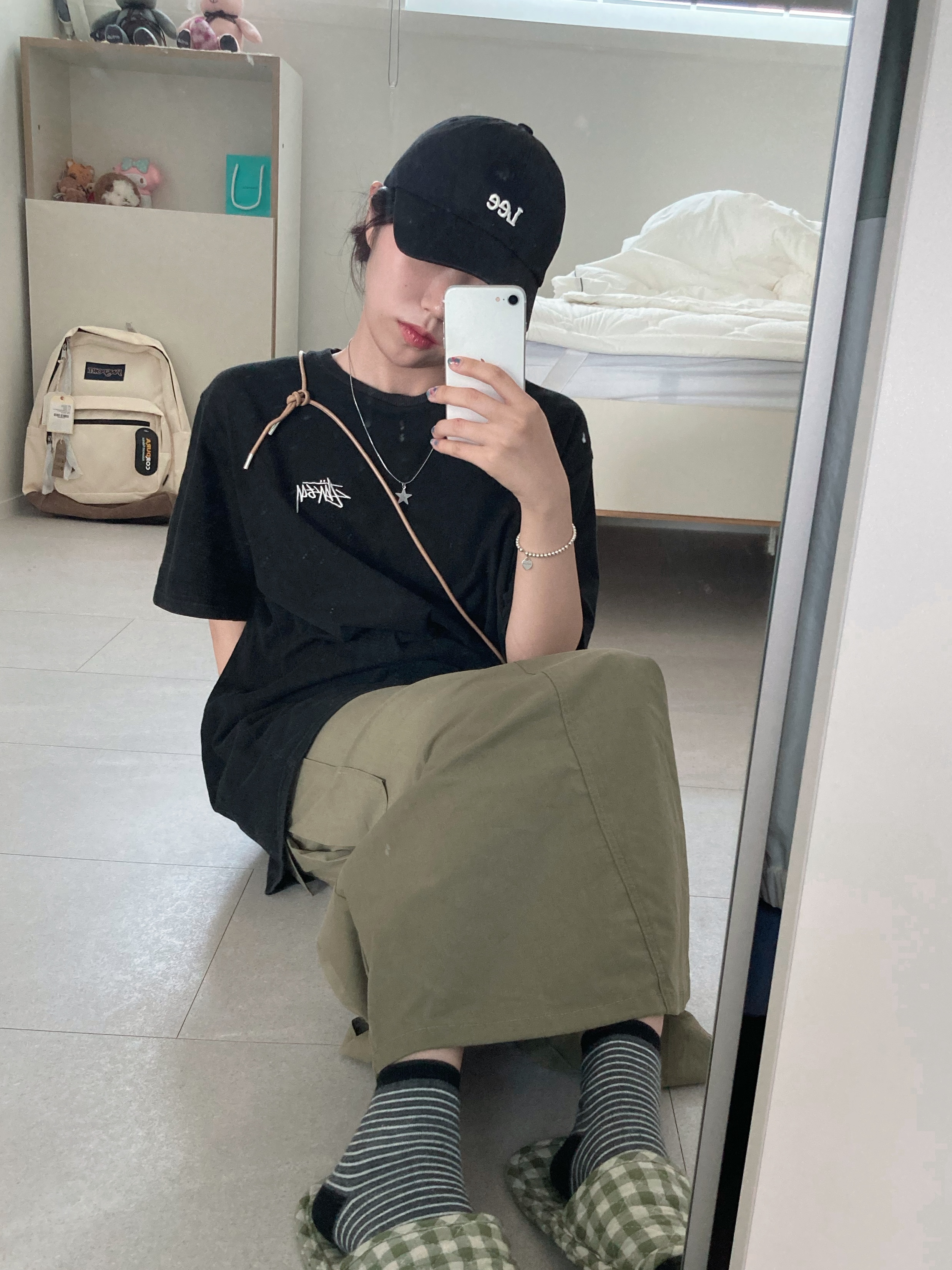 Stussy Basic Stussy T-Shirt Black 2024, 2025, Jansport Right Pack Backpack Soft Tan 착용 스타일