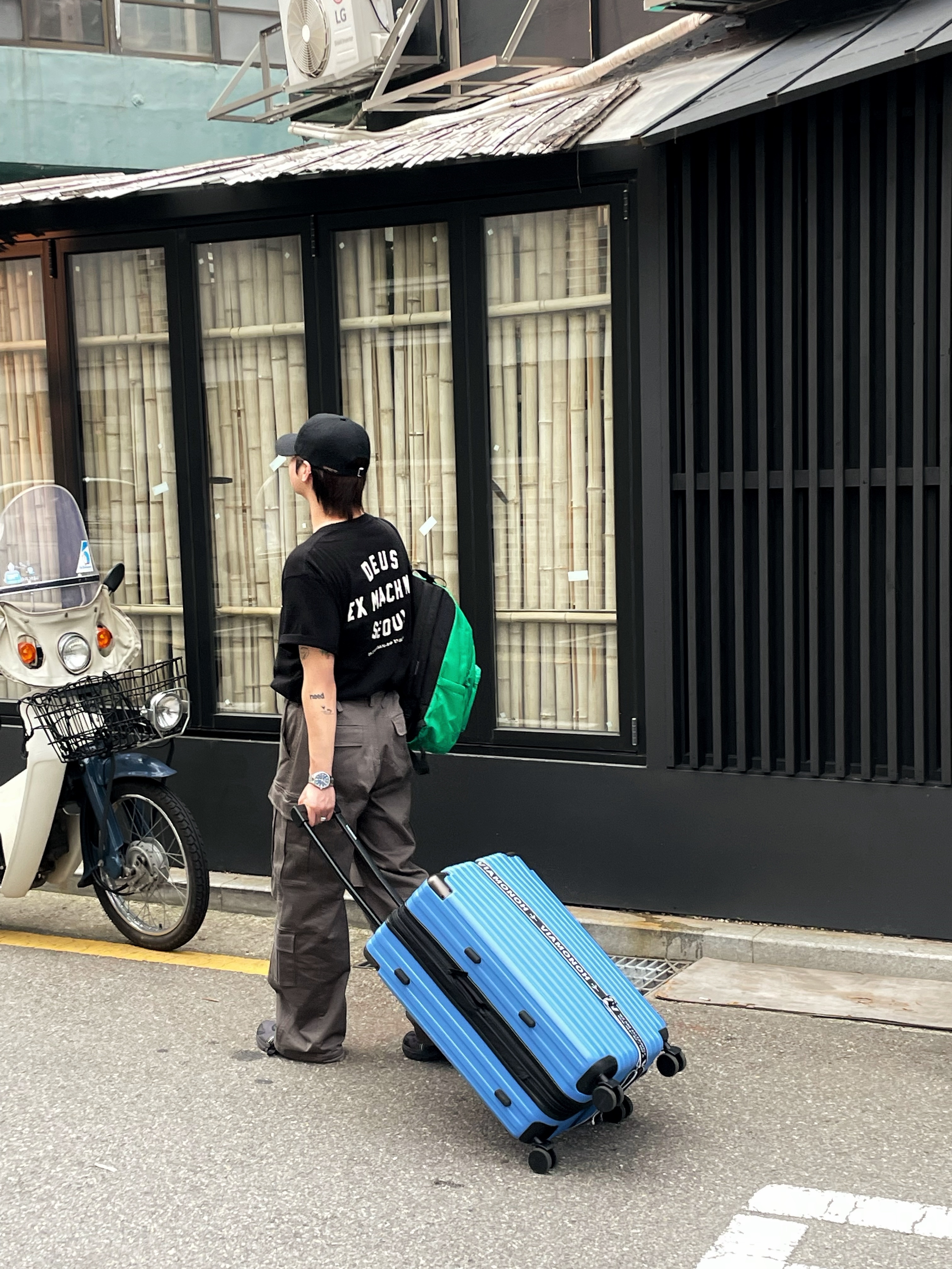 Deus Ex Machina Seoul College T-Shirt Black, Asics UB2-S Gel-1130 Asphalt Pure Silver 착용 스타일 - 3