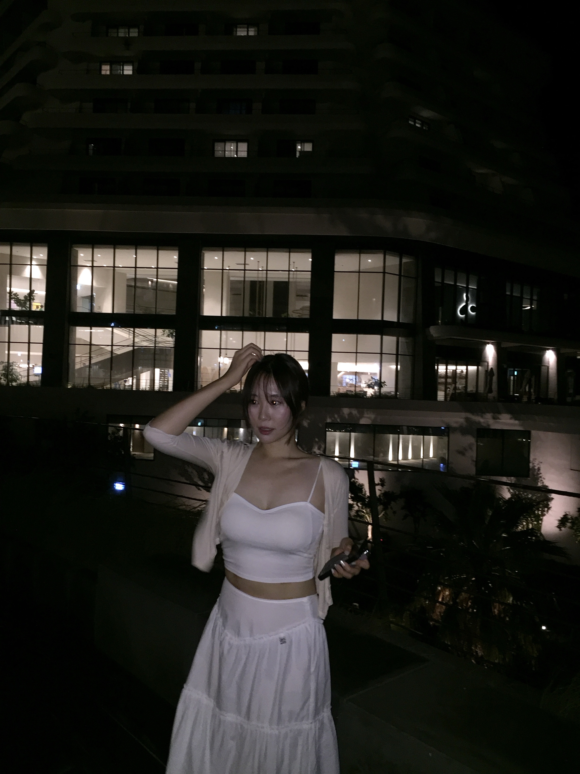(W) Glowny Rodeo Tiered Ruffle Skirt White 착용 스타일 - 1