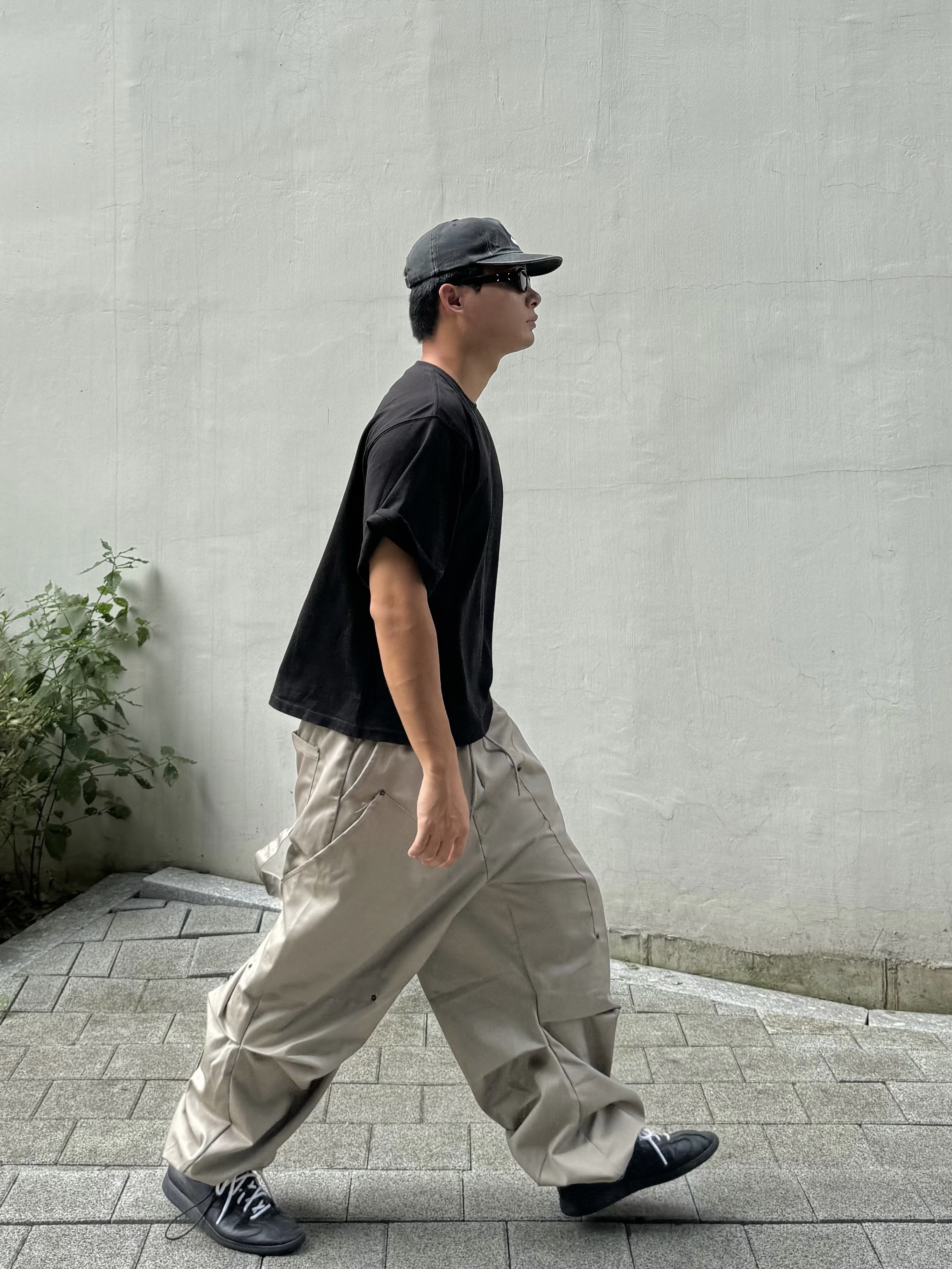Gentle Monster x Maison Margiela MM107 Black Black, Supreme Pigment Canvas S Logo 6-Panel Black - 23SS 착용 스타일 - 5